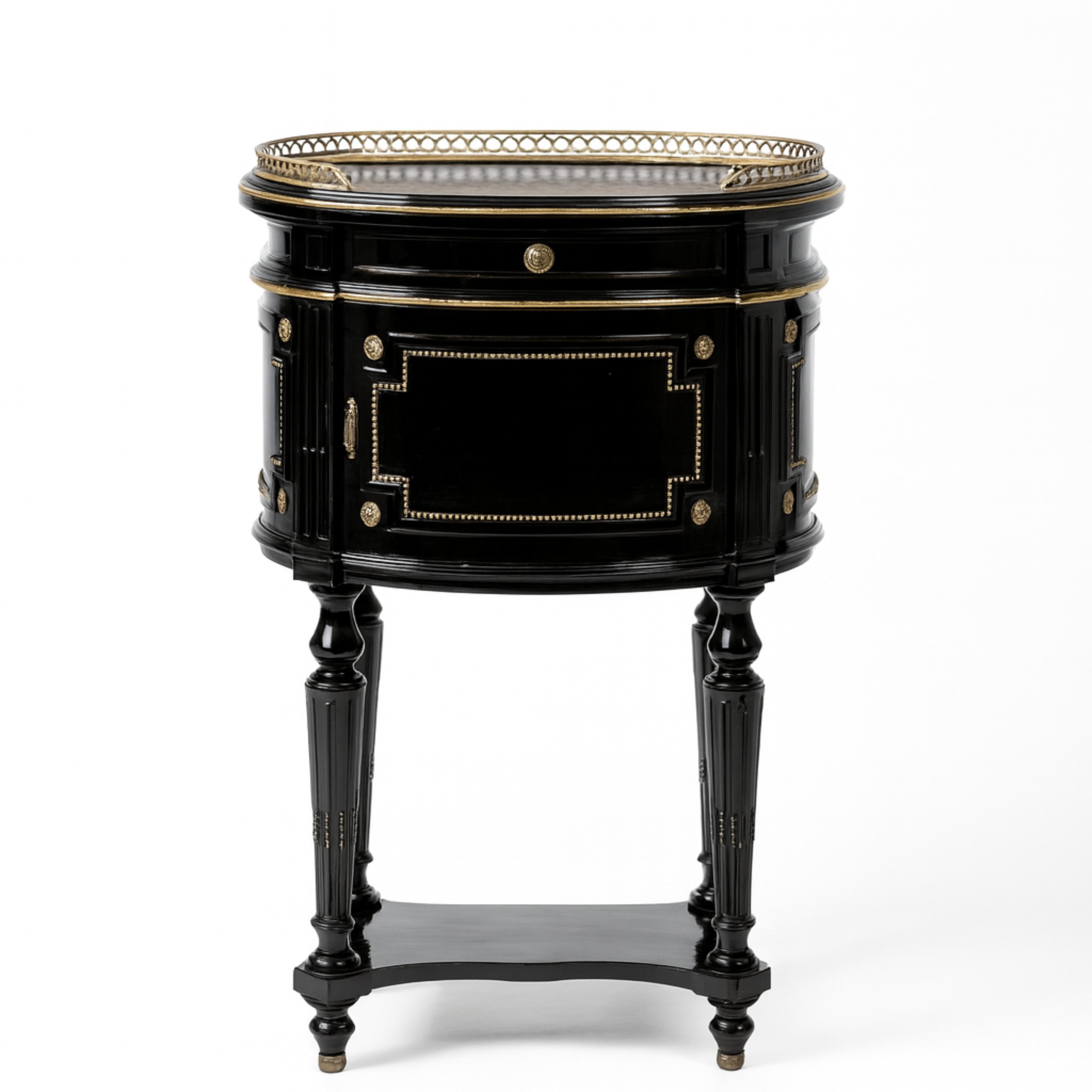 Paar französische, handgeschnitzte Nachttische aus schwarzem Lack von Napoleon III im Angebot 1