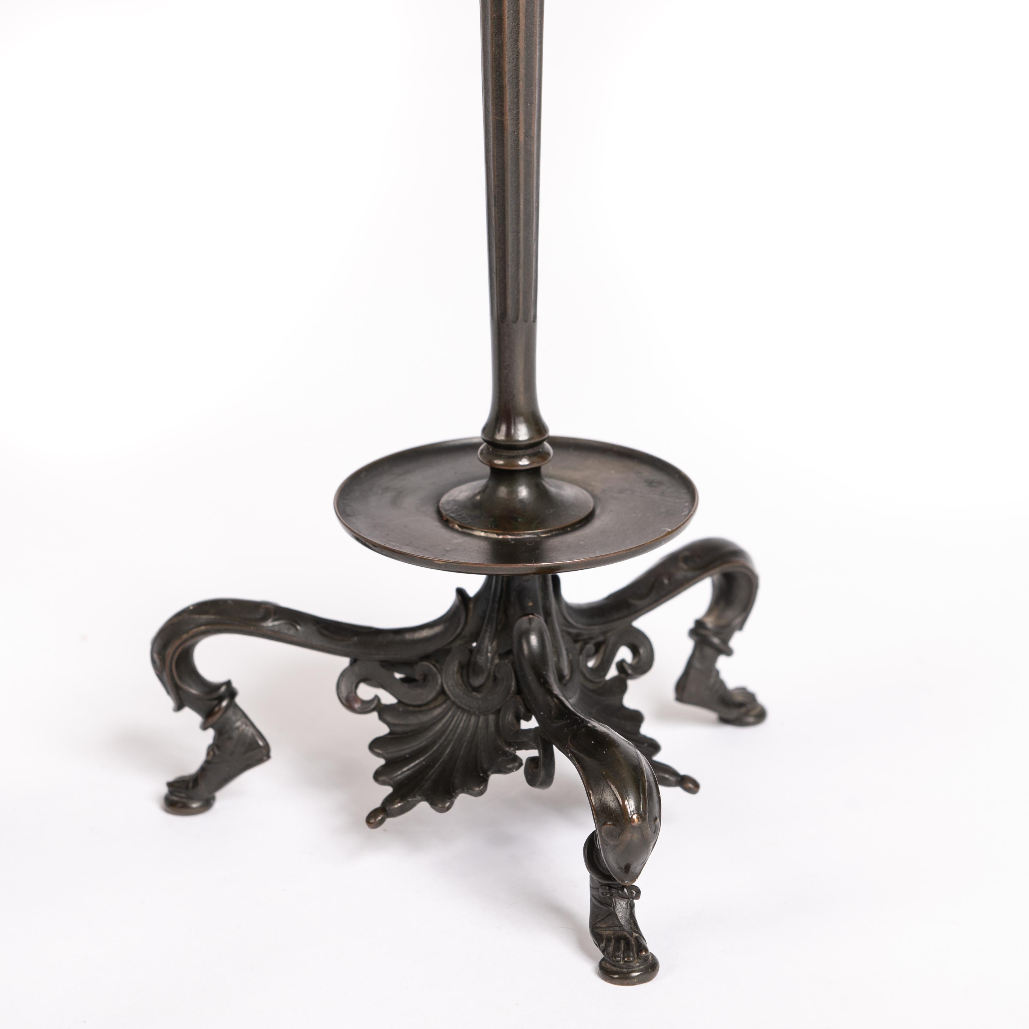 Coppia di candelieri francesi in bronzo Napoleone III della Foundry F. Barbedienne Foundry del 1860 In condizioni buone in vendita a Salzburg, AT