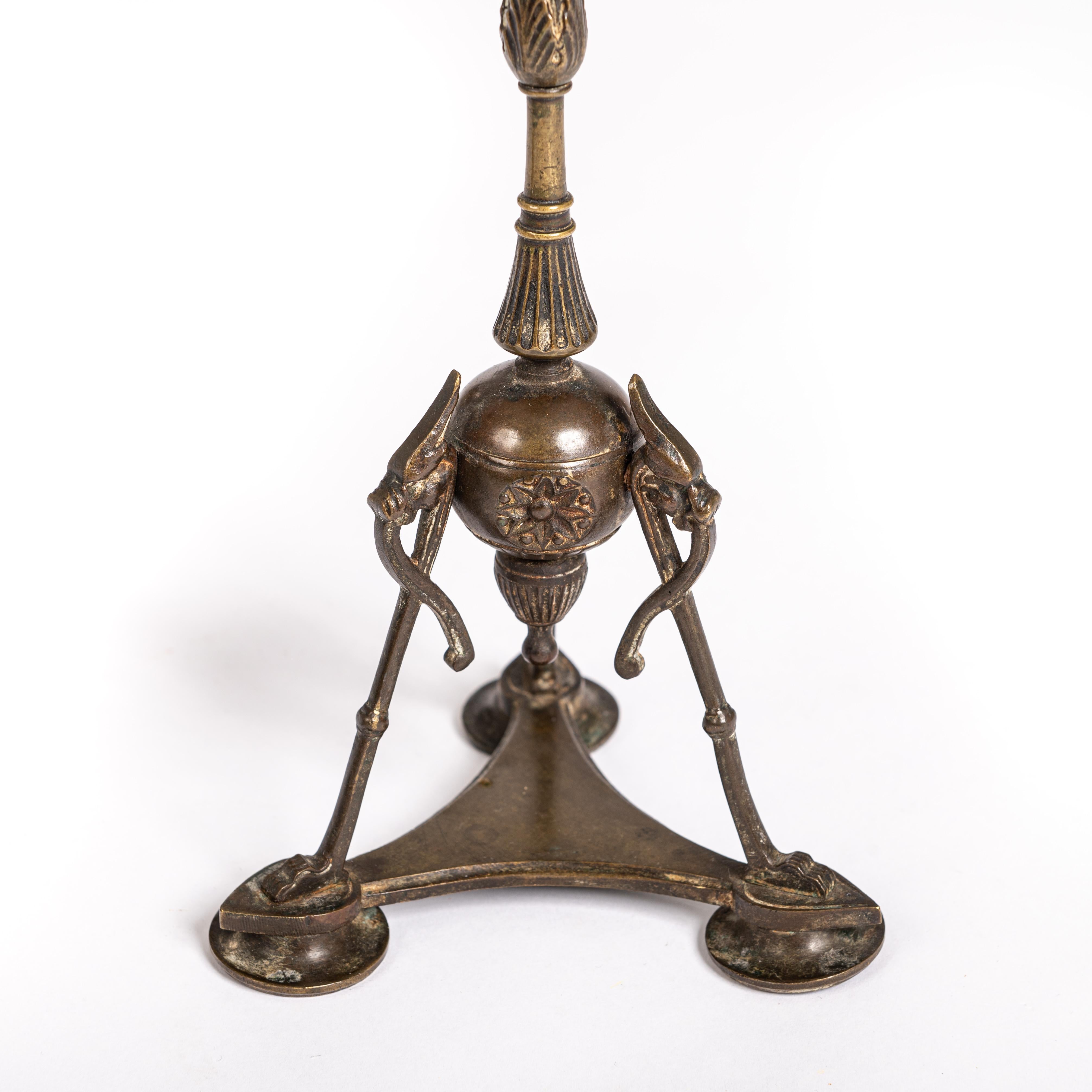 Français Paire de chandeliers Napoléon III en bronze au design Classic 1880s