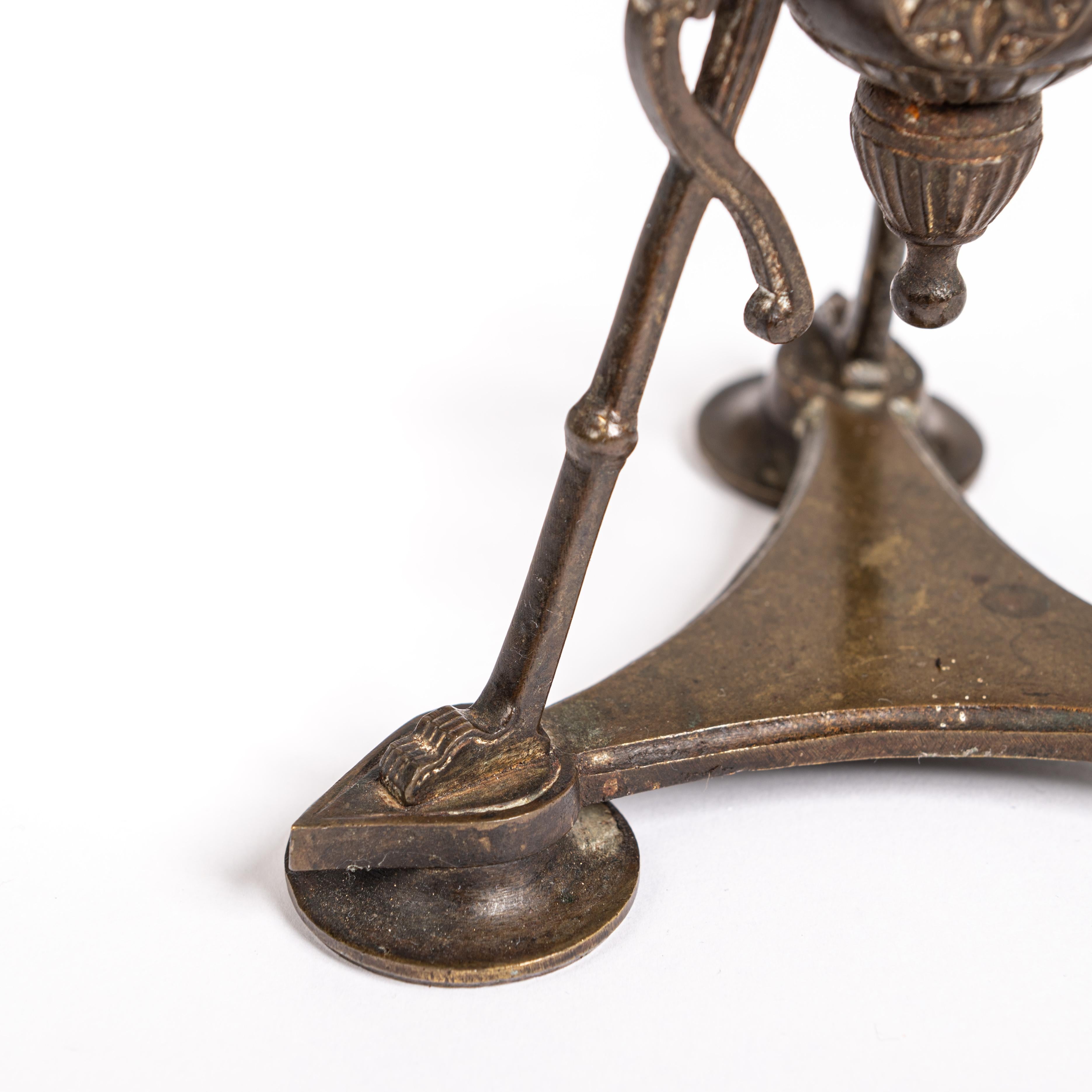 Bronze Paire de chandeliers Napoléon III en bronze au design Classic 1880s