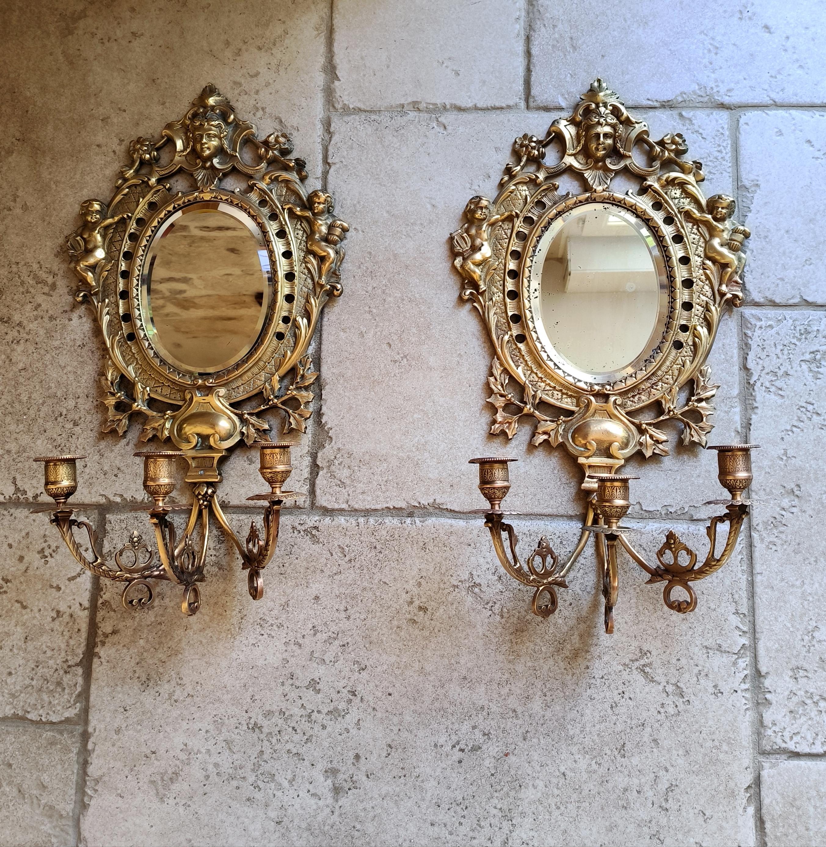 Calco Coppia di appliques francesi, Napoleone III, in bronzo, con specchi. Circa alla fine del 1800 in vendita