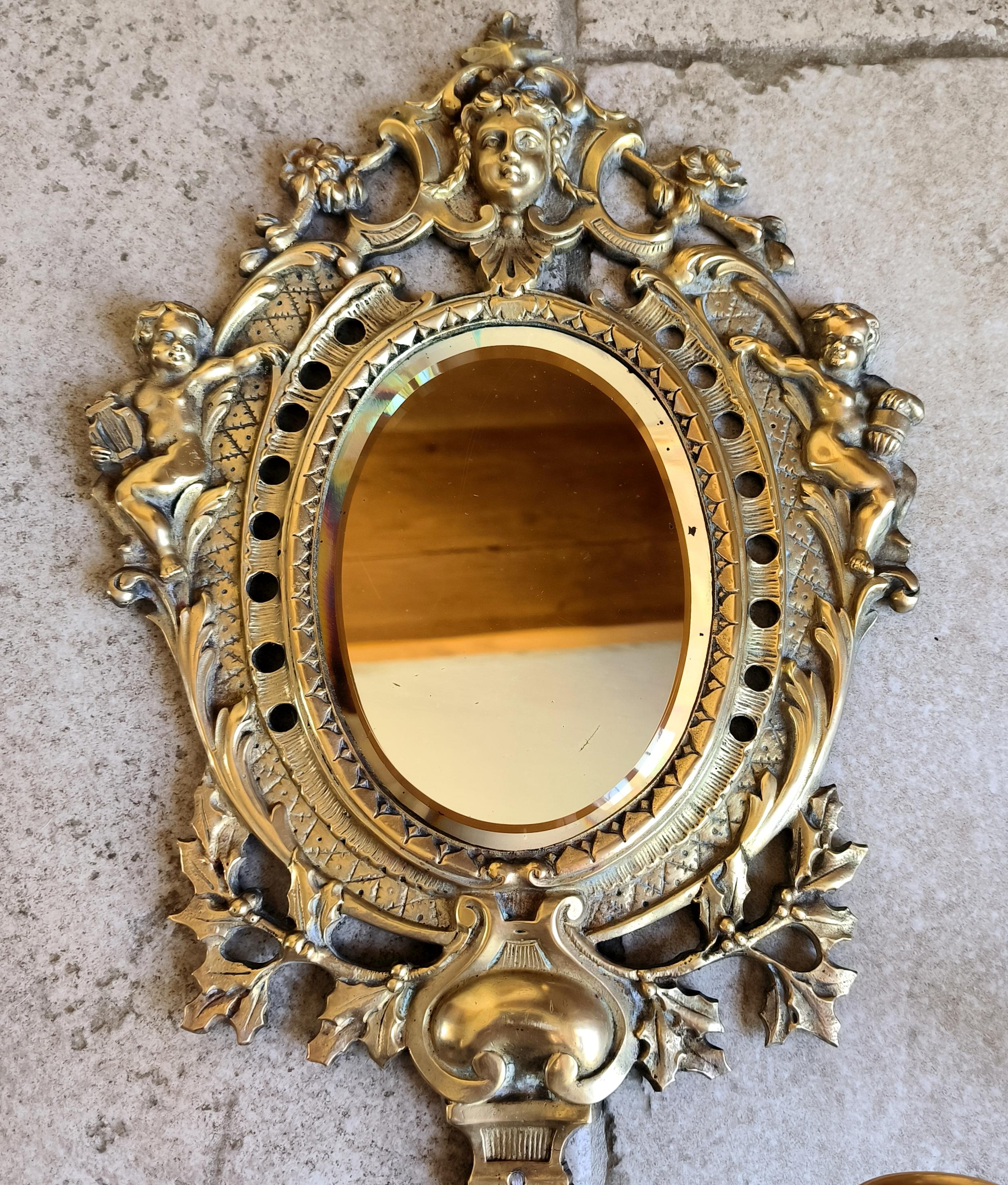 Coppia di appliques francesi, Napoleone III, in bronzo, con specchi. Circa alla fine del 1800 In condizioni buone in vendita a CARENTAN-LES-MARAIS, FR