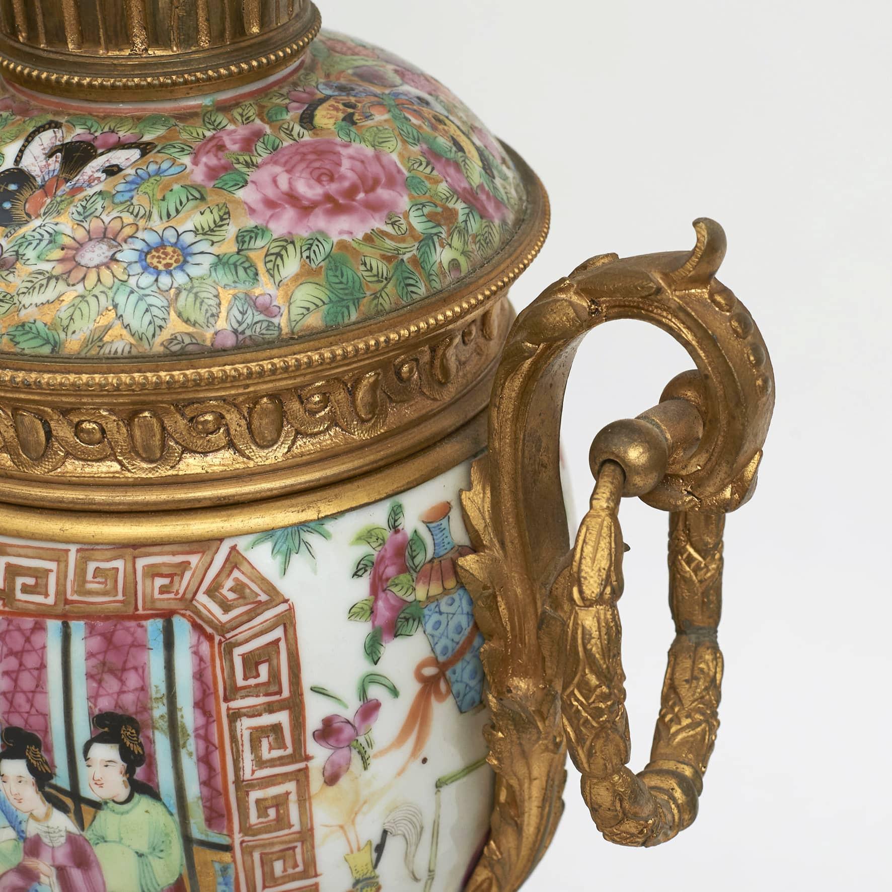 Paire de lampes en porcelaine de Canton et bronze doré Napoléon III en vente 1