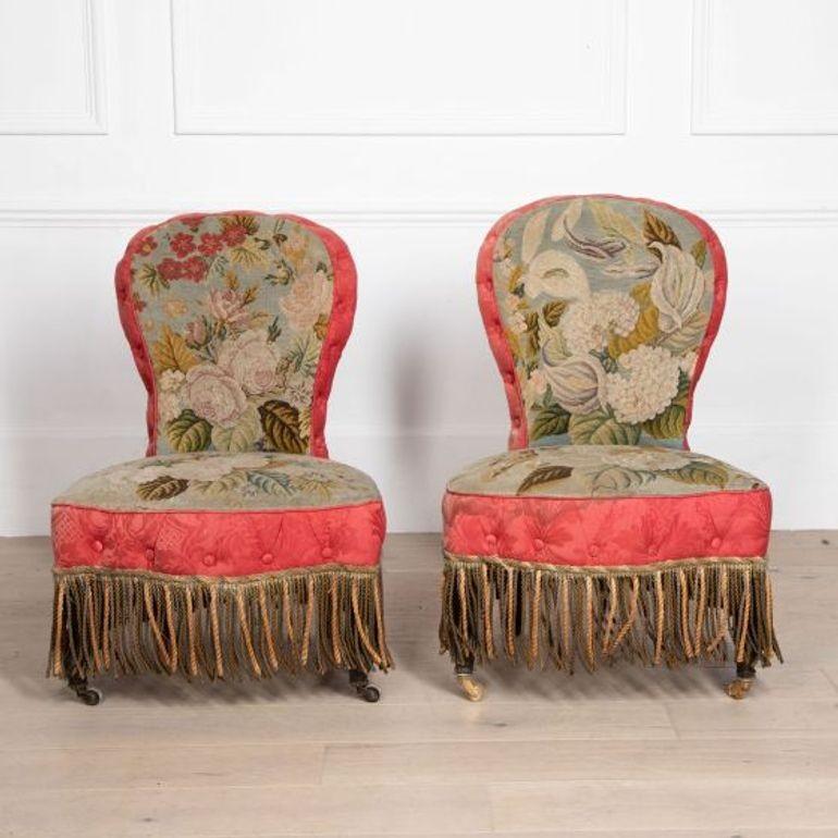 Coppia di sedie francesi Napoleone III con tappezzeria originale.

Buone condizioni di robustezza e solidità.