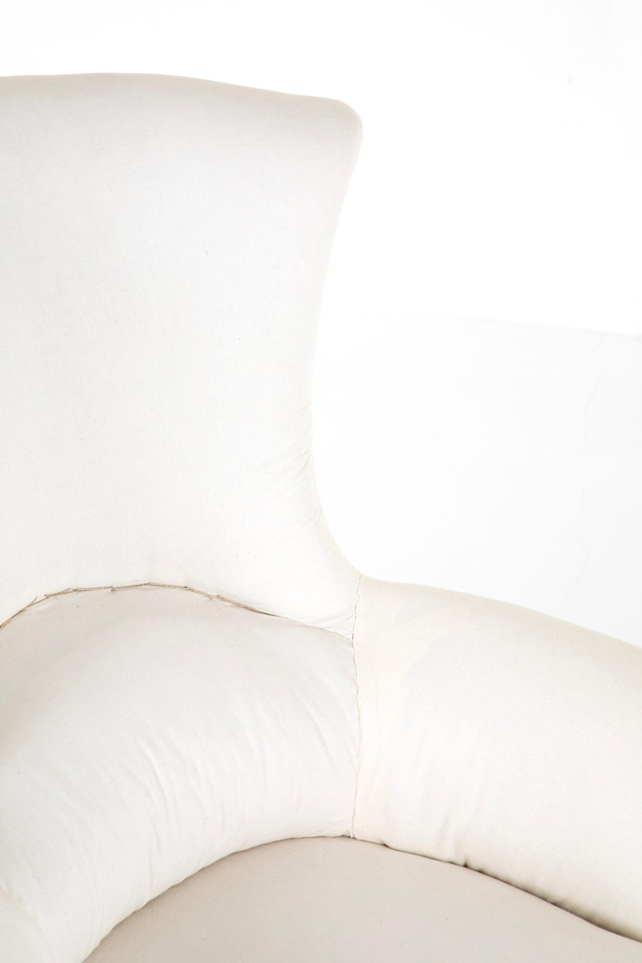 Coppia di poltrone francesi con schienale a coda di pesce Napoleone III in vendita 2