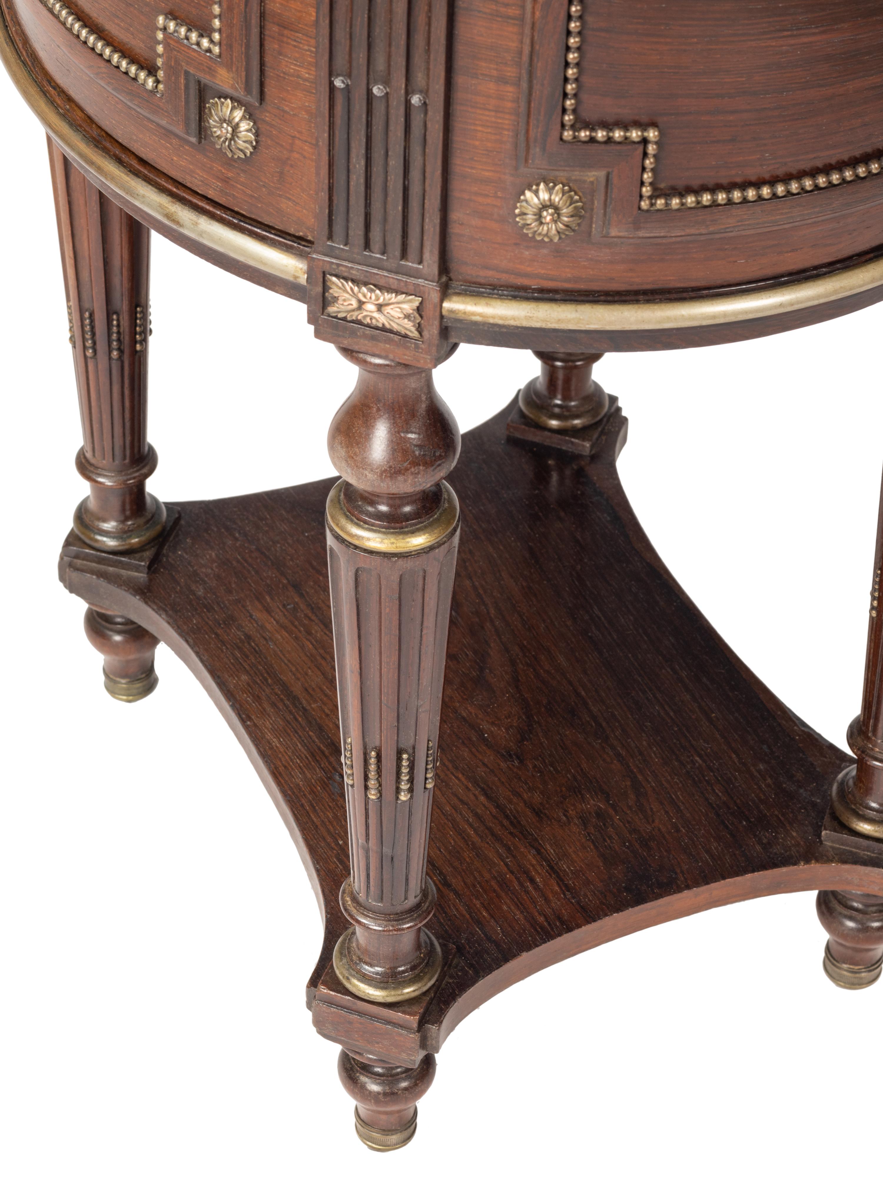 Pair of French Napoleon III Hand-Carved Bedside Tables, sec. XIX For Sale 11