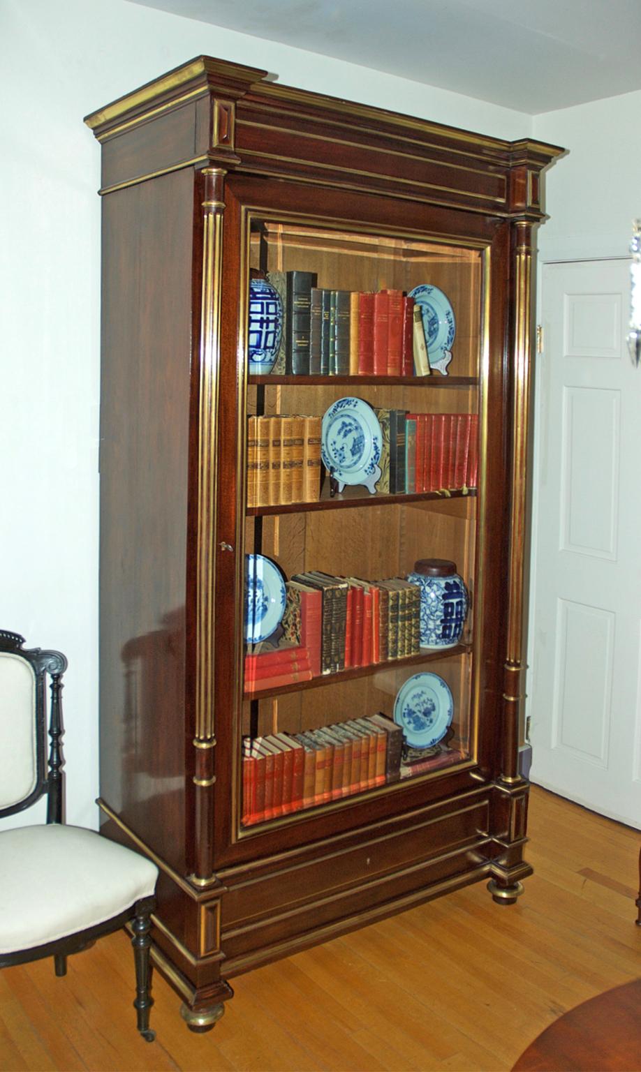 Pair of French Napoleon III or Second Empire Bookcases in Mahogany, circa 1870 In Good Condition In Miami, FL