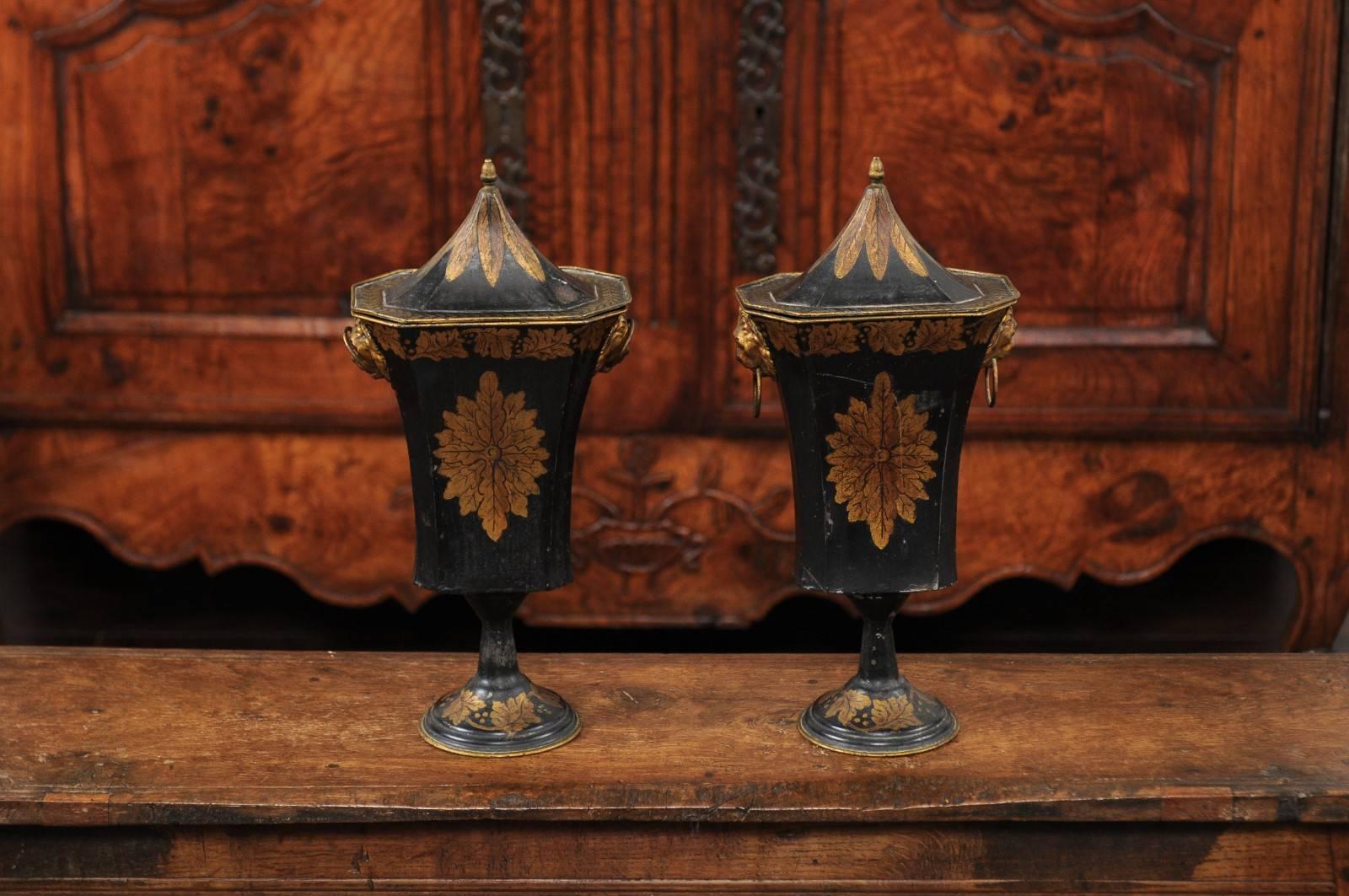 Pair of French Napoleon III Period 1850s Painted Tôle Urns with Gilded Accents 2