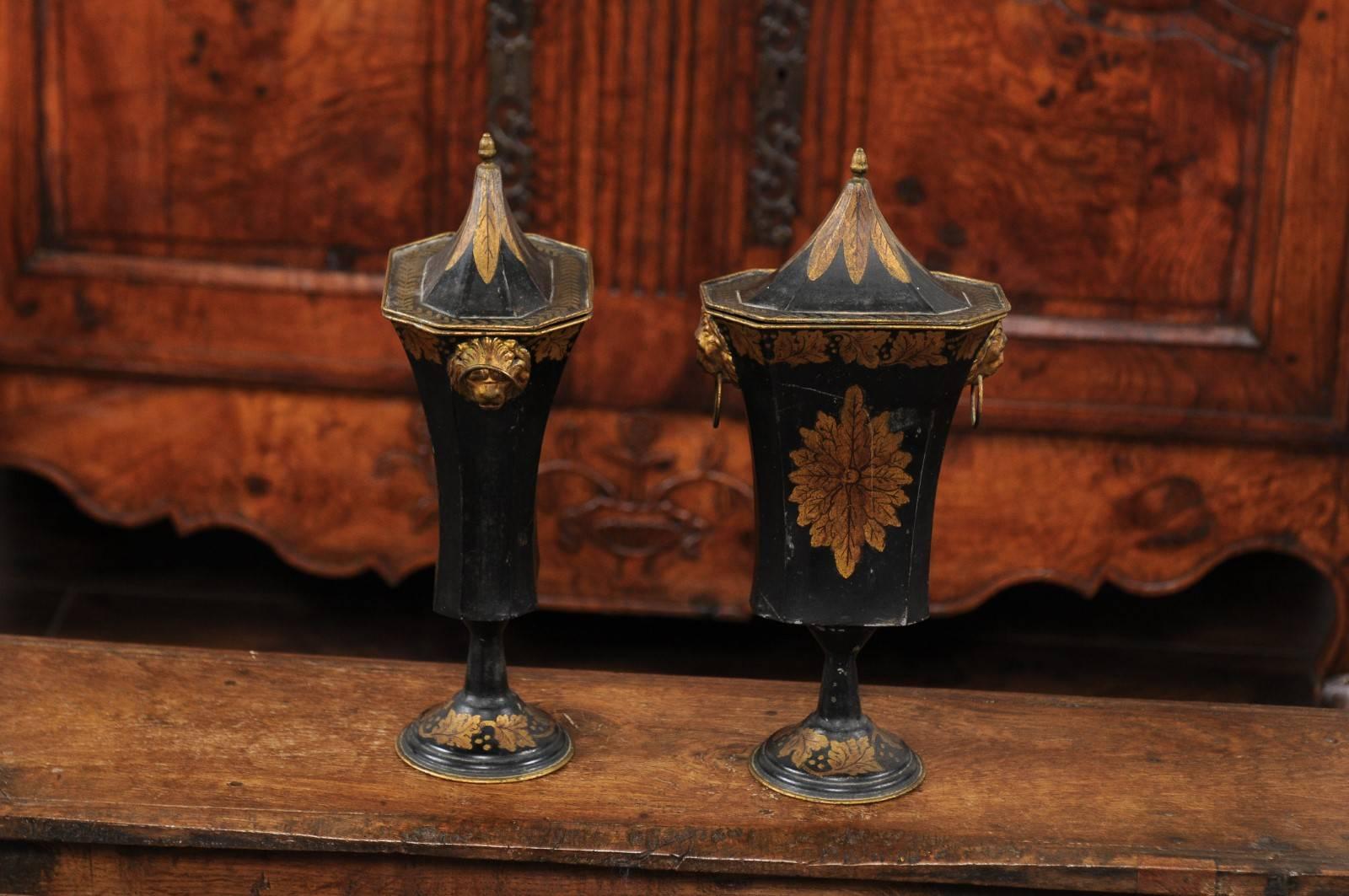 Pair of French Napoleon III Period 1850s Painted Tôle Urns with Gilded Accents 3