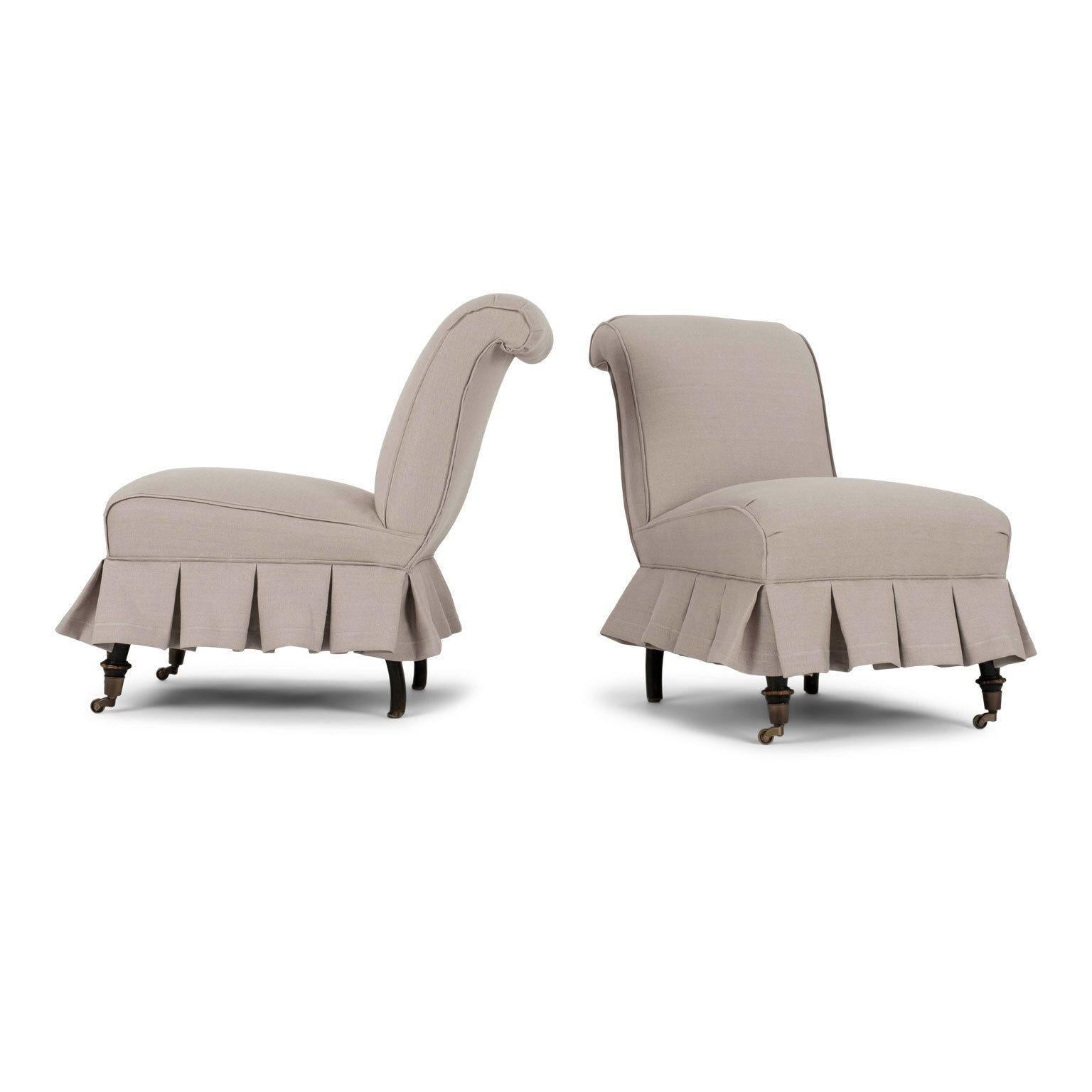 Hand-Carved Pair of French Napoleon III Slipper Chairs in Lavender Linen