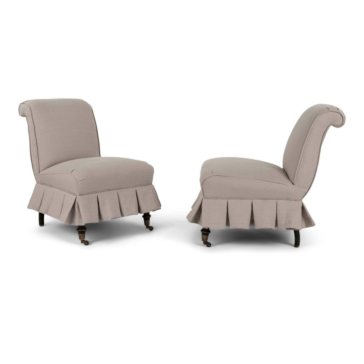 Late 19th Century Pair of French Napoleon III Slipper Chairs in Lavender Linen