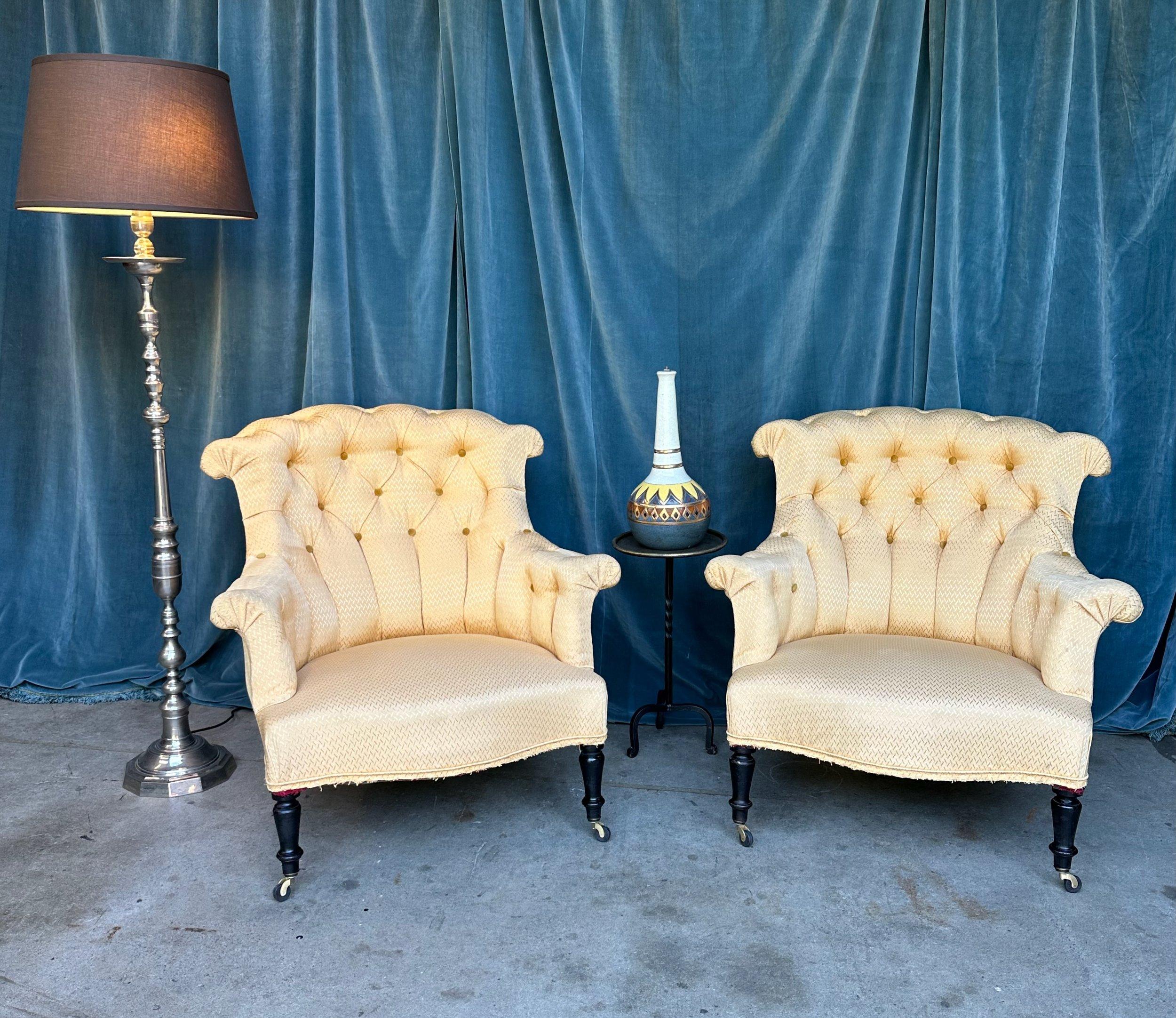 Pair of French Napoleon III Tufted Armchairs In Good Condition For Sale In Buchanan, NY