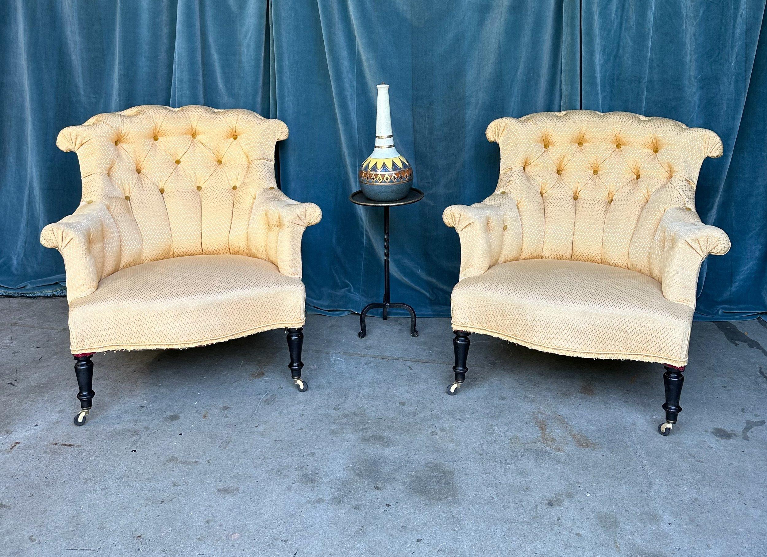 19th Century Pair of French Napoleon III Tufted Armchairs For Sale
