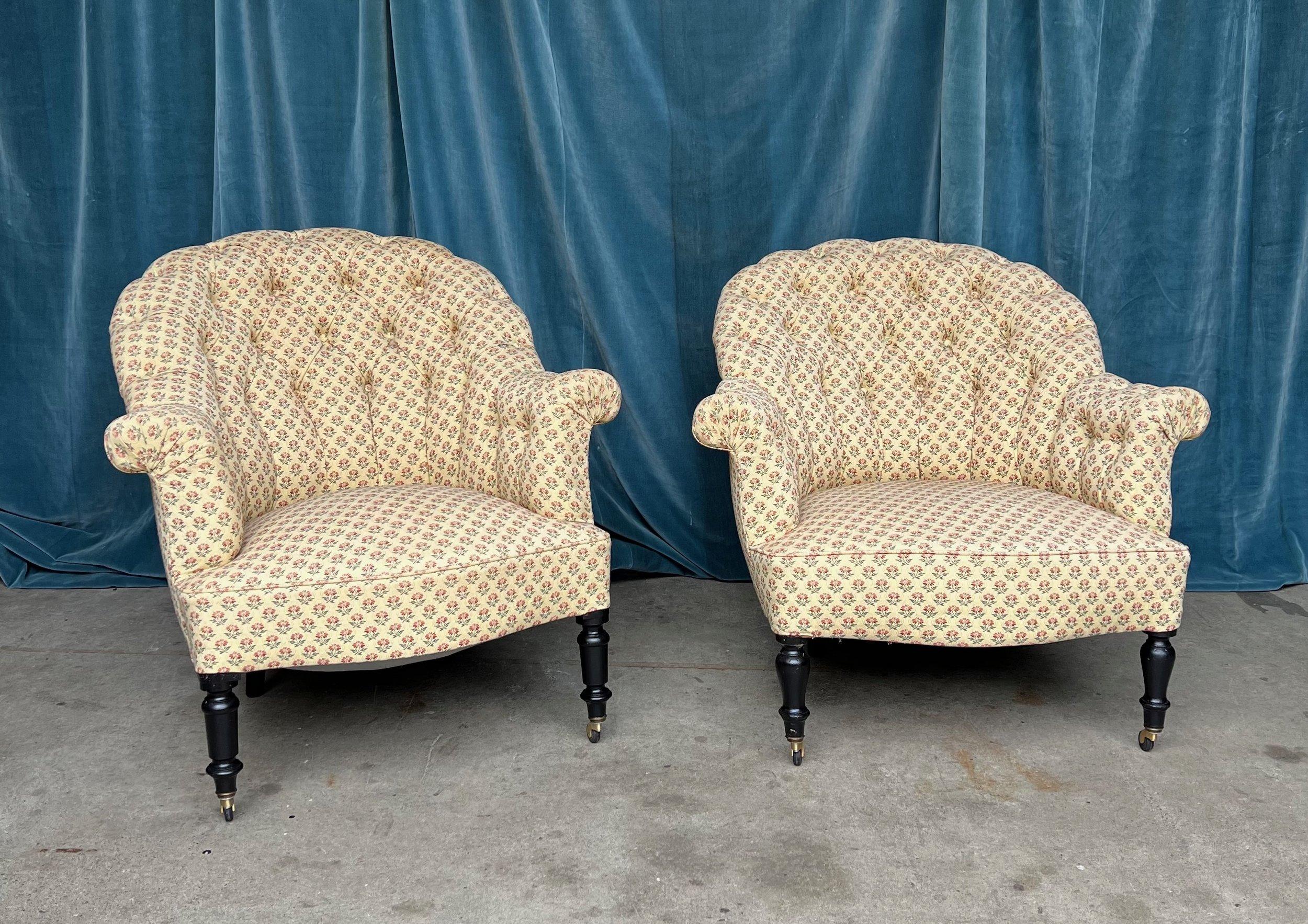 Pair of French Napoleon III Tufted Armchairs For Sale 3