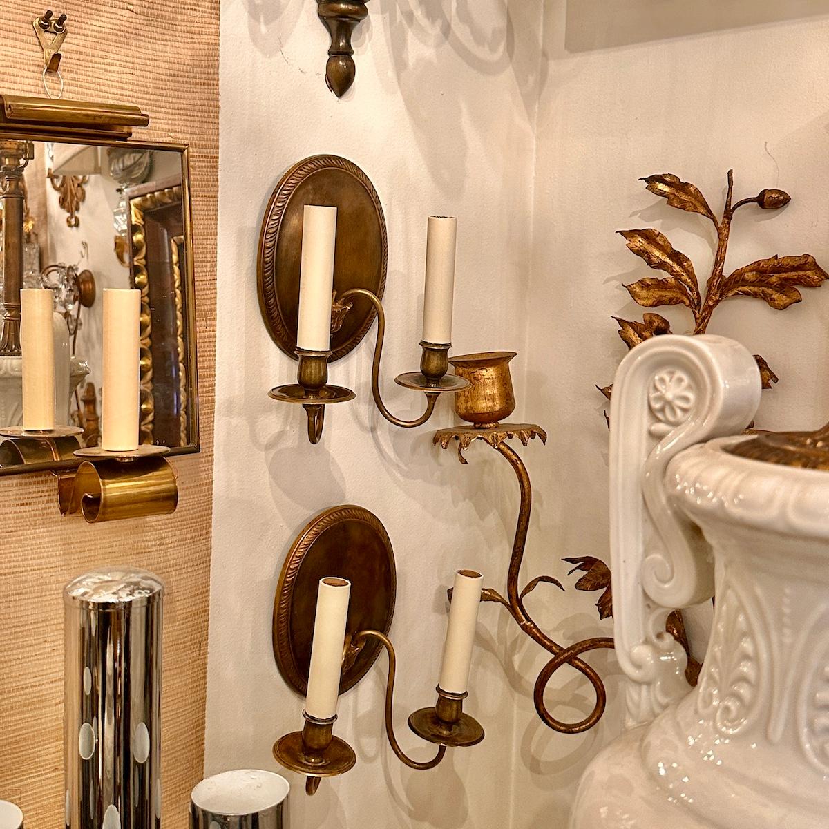 Pair of French Neoclassic Sconces en venta 2