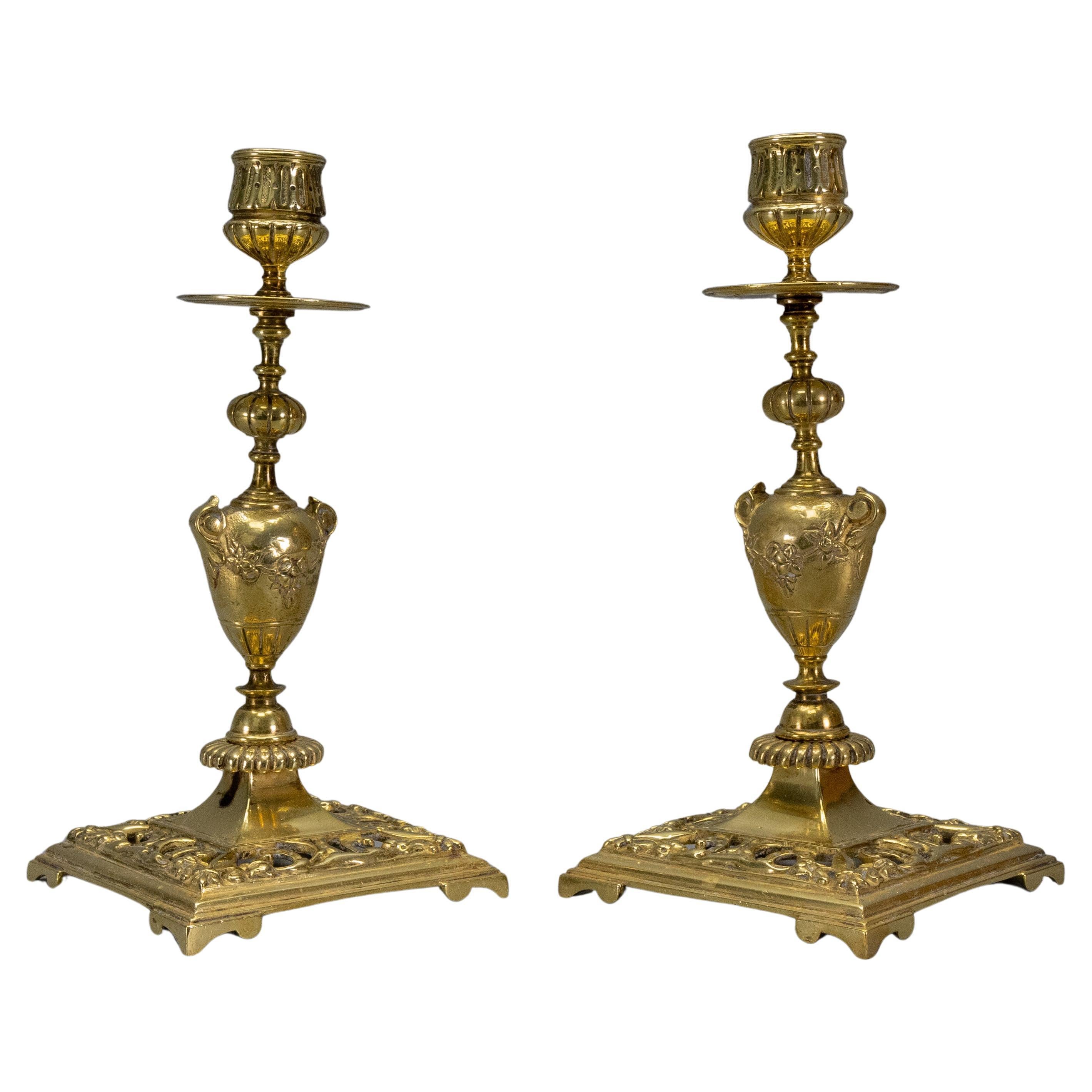 Coppia di candelabri neoclassici francesi in bronzo, anni '30 circa in vendita