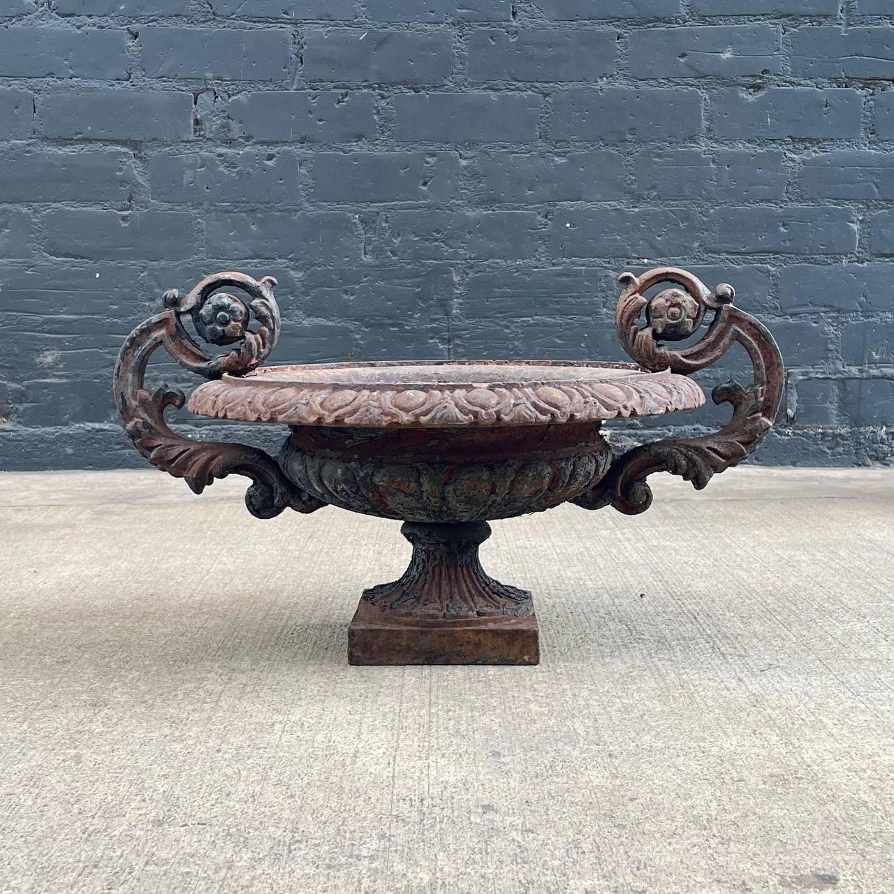 Pair of French Neoclassical Cast Iron Garden Urns For Sale 4