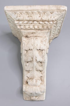 Paar französische neoklassische Gartenwandkonsolen aus Gussstein Regale Kragsteine