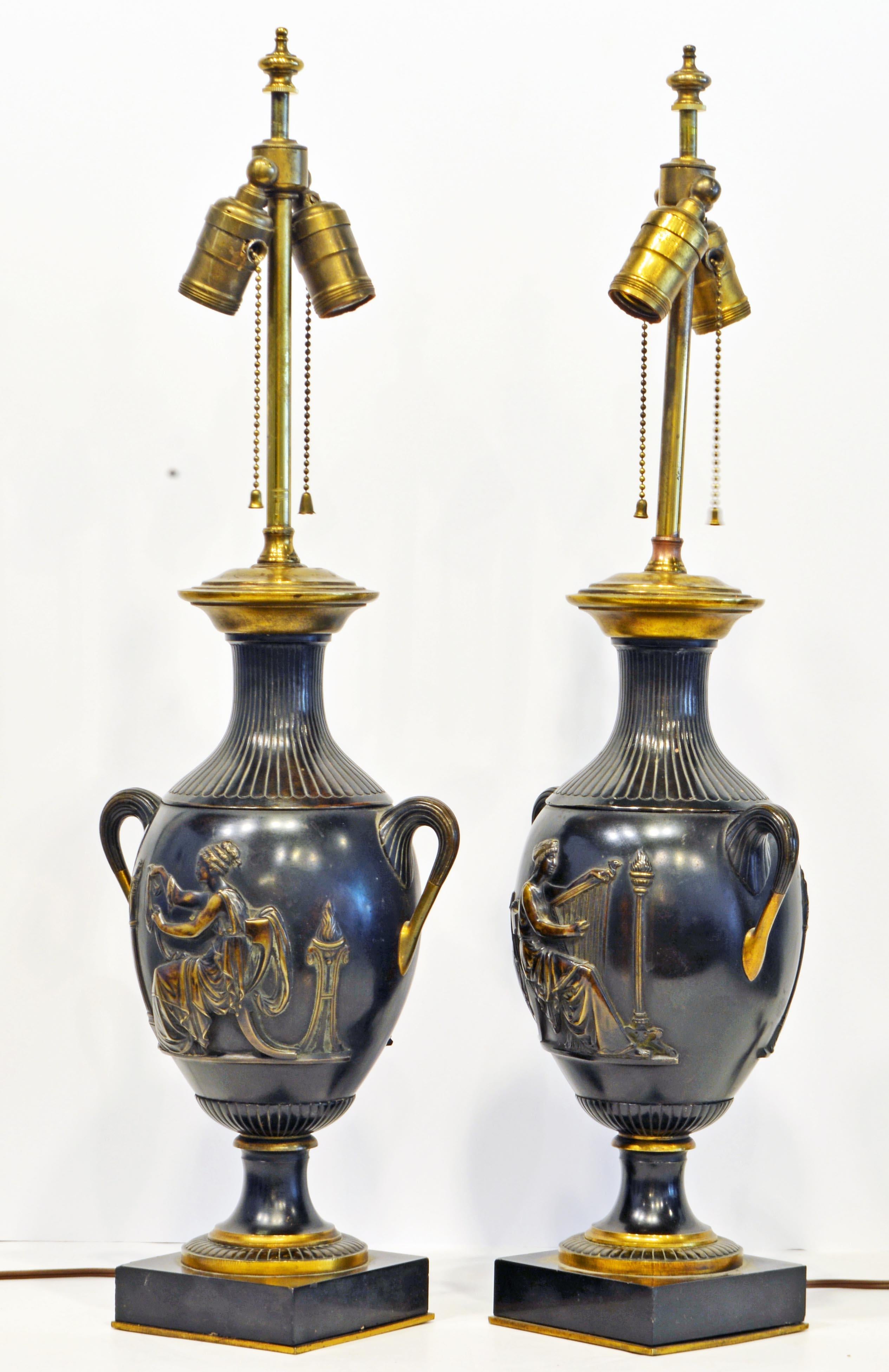 Pair of French Neoclassical Haut-Relief Decorated Patinated Bronze Table Lamps In Good Condition For Sale In Ft. Lauderdale, FL