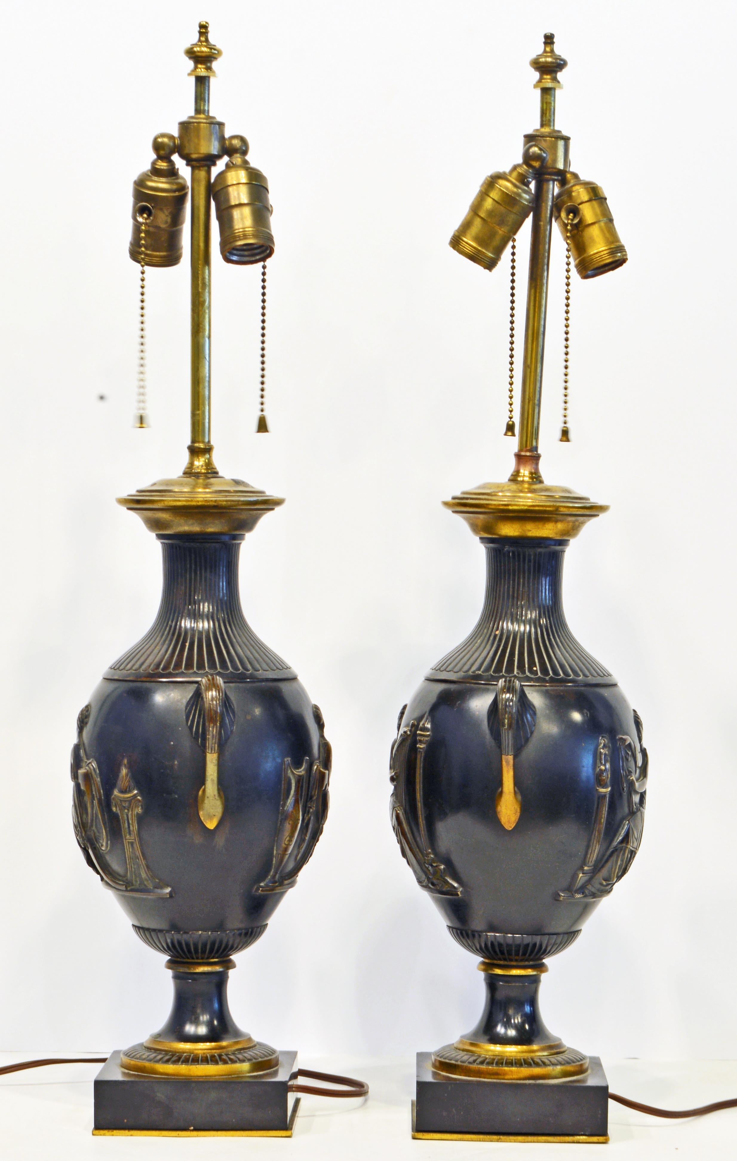 19th Century Pair of French Neoclassical Haut-Relief Decorated Patinated Bronze Table Lamps For Sale