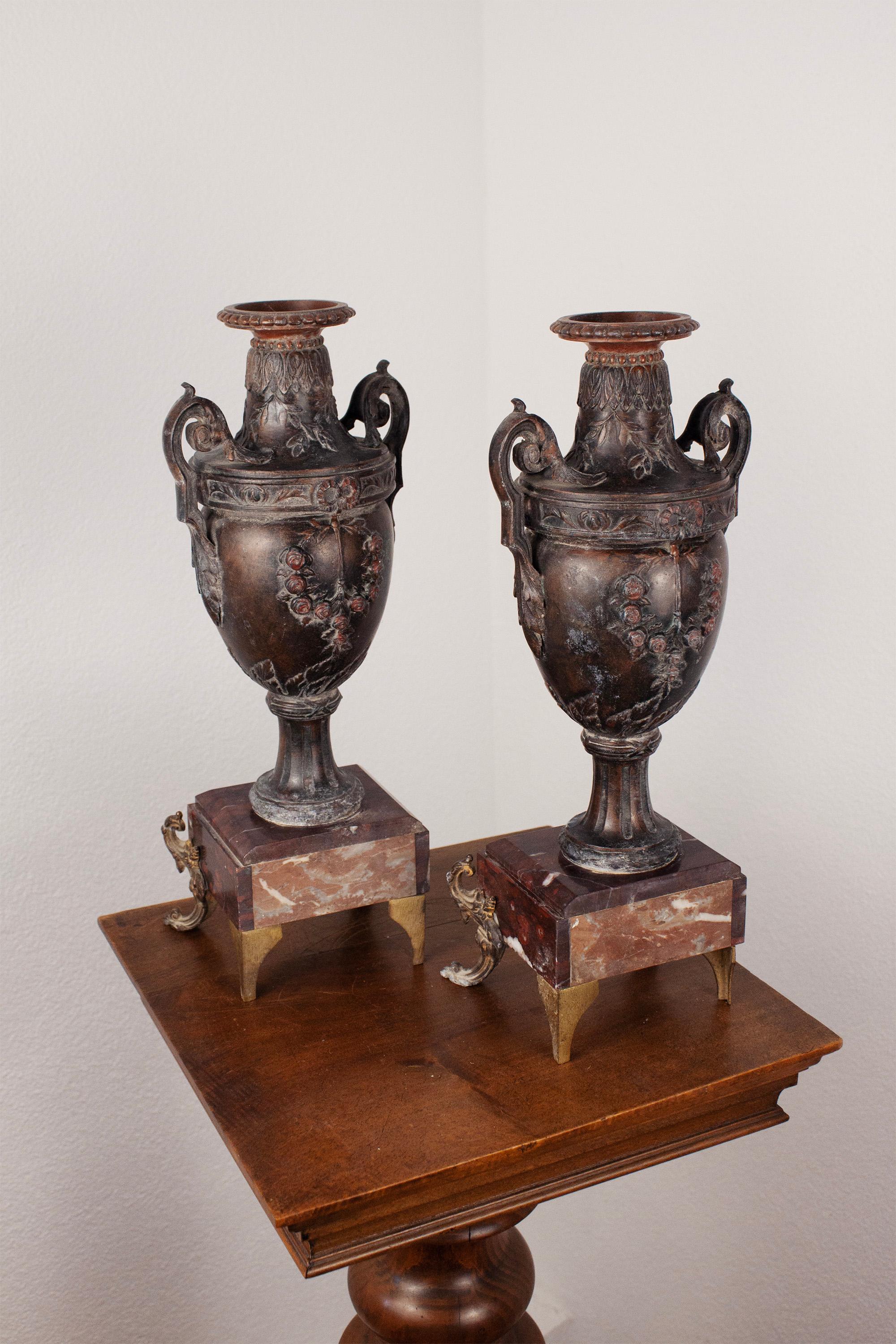 Pair of French Neoclassical Marble Bronze and Brass Urns For Sale 1