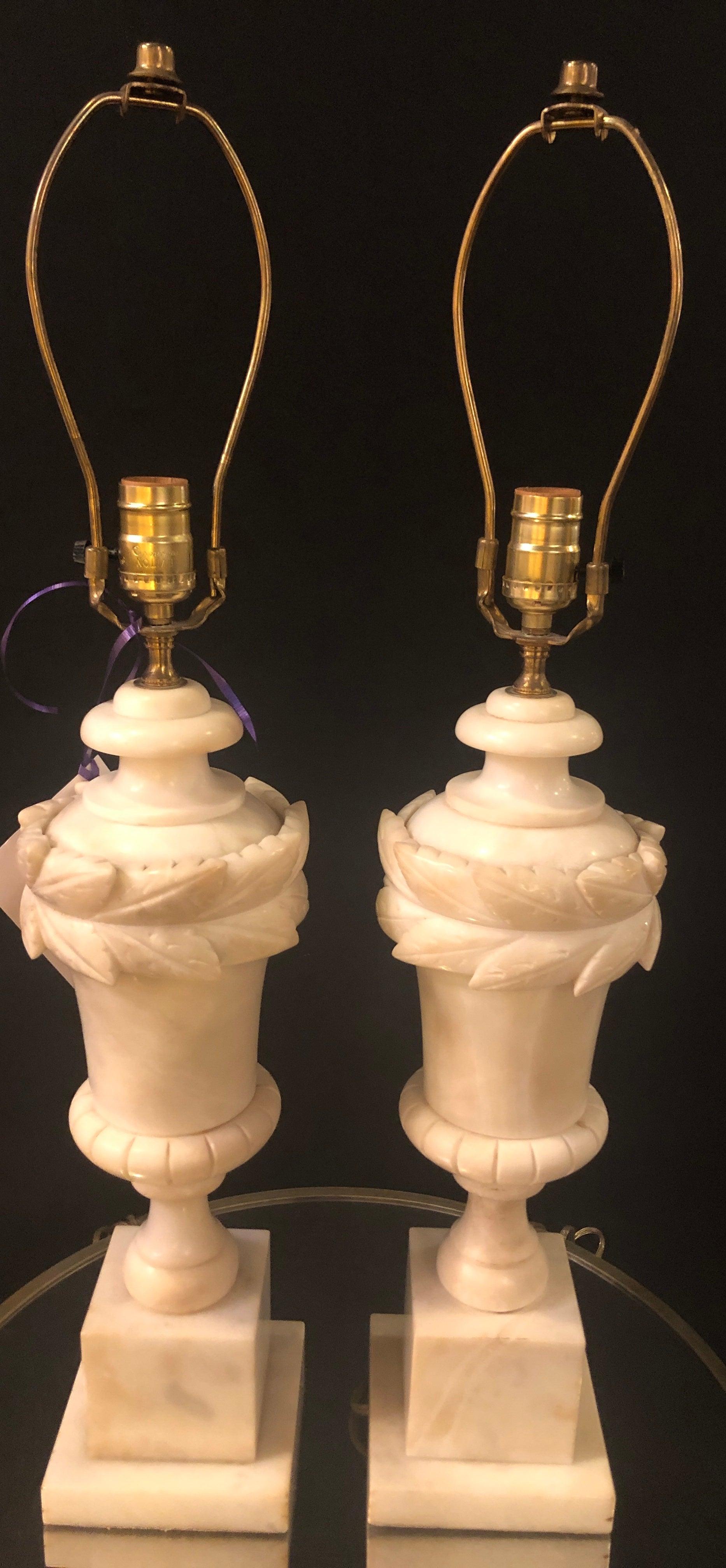 European Pair of French Neoclassical Style Off-White Alabaster Urn Shaped Table Lamps