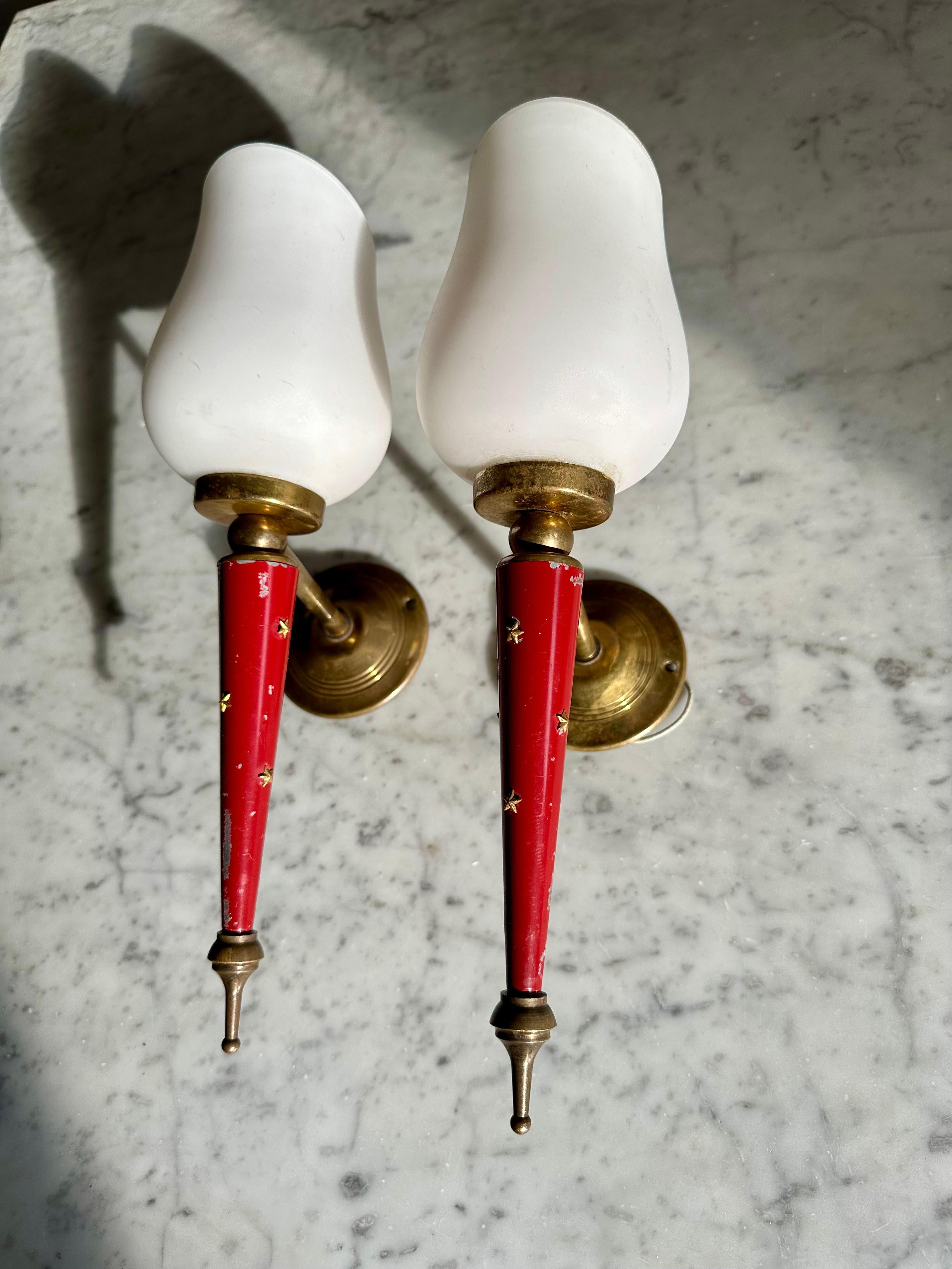 Pareja de apliques neoclásicos franceses inspirados en la Maison Arlus, con estrellas en venta 13