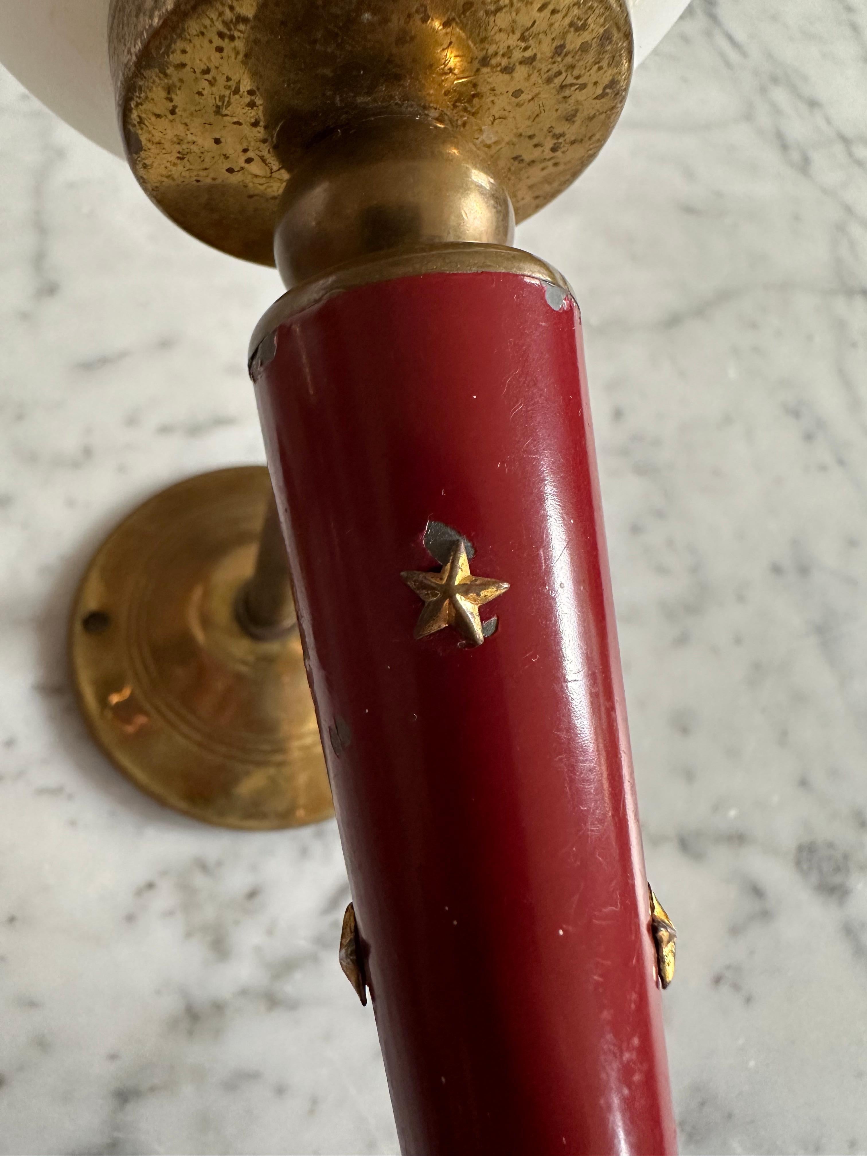 Mid-Century Modern Pair of French Neoclassical Wall Sconces Inspired by Maison Arlus, with stars For Sale