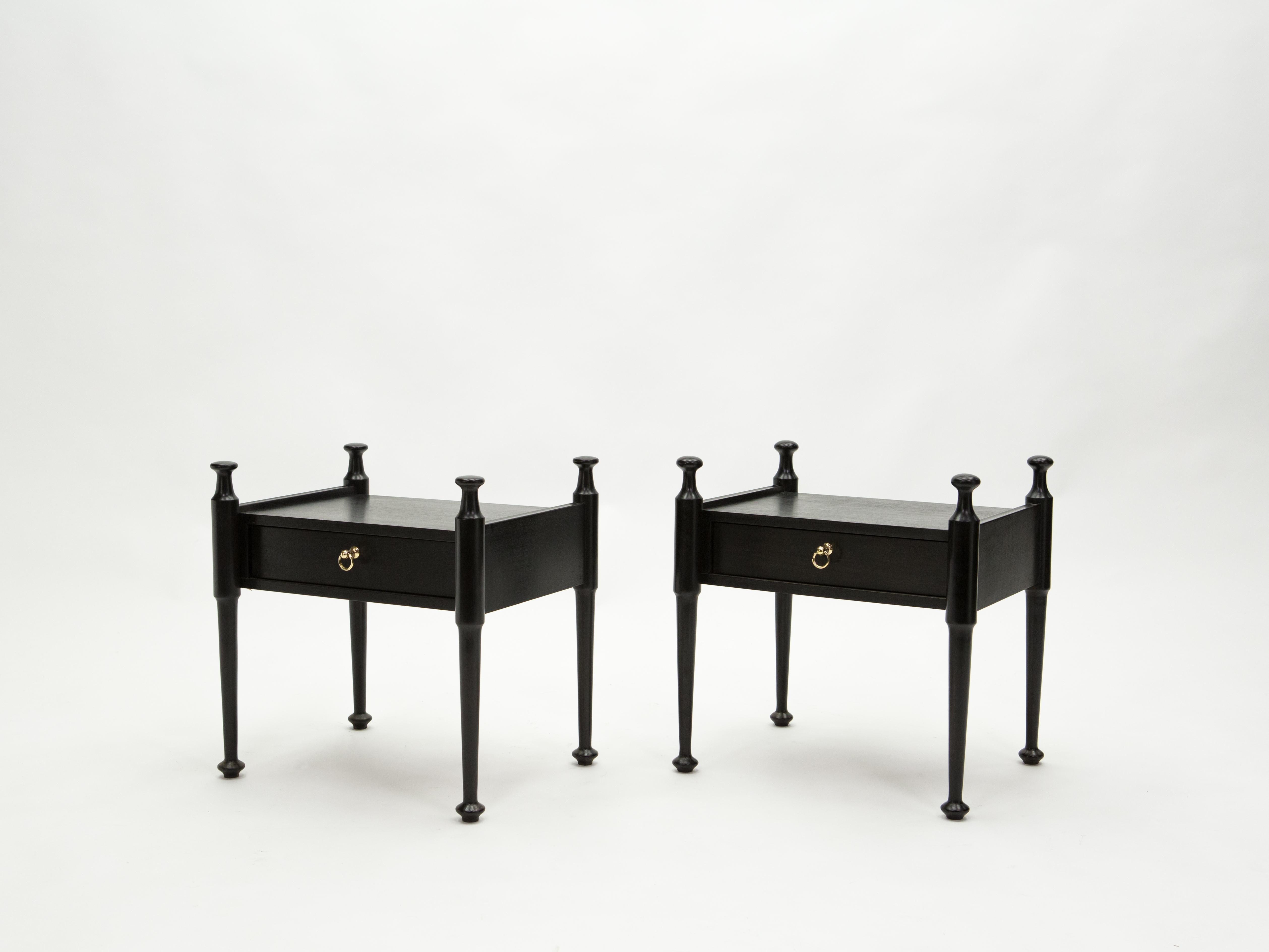 Pareja de Mesillas de Noche Francesas Madera Teñida de Negro y Latón, Años 70 en venta 6