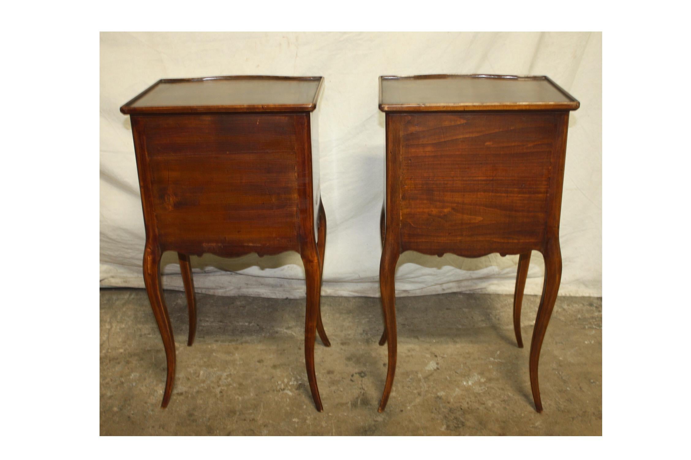 Louis XV Pair of French Nightstands