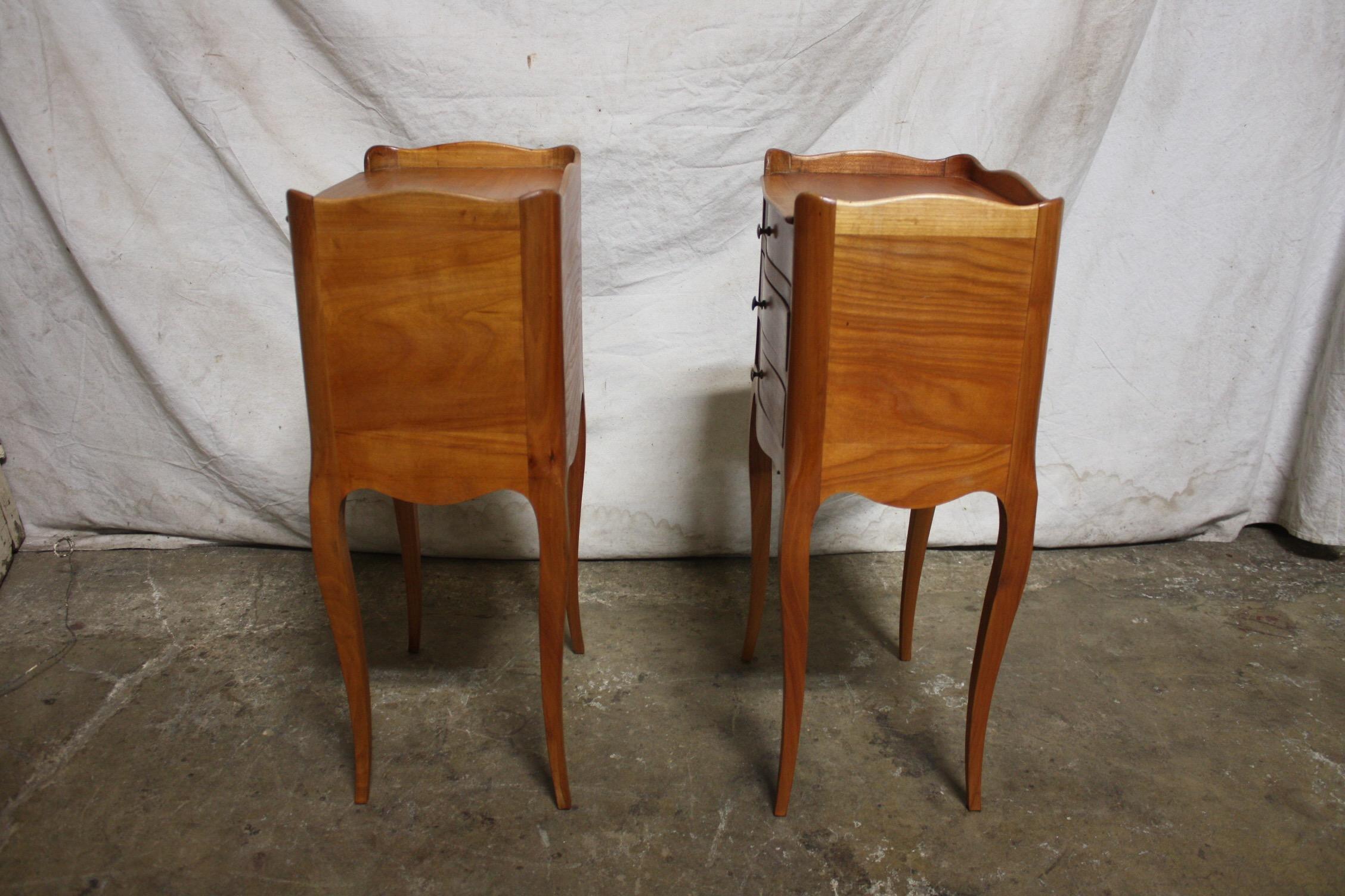 Pair of French Night Stands 1