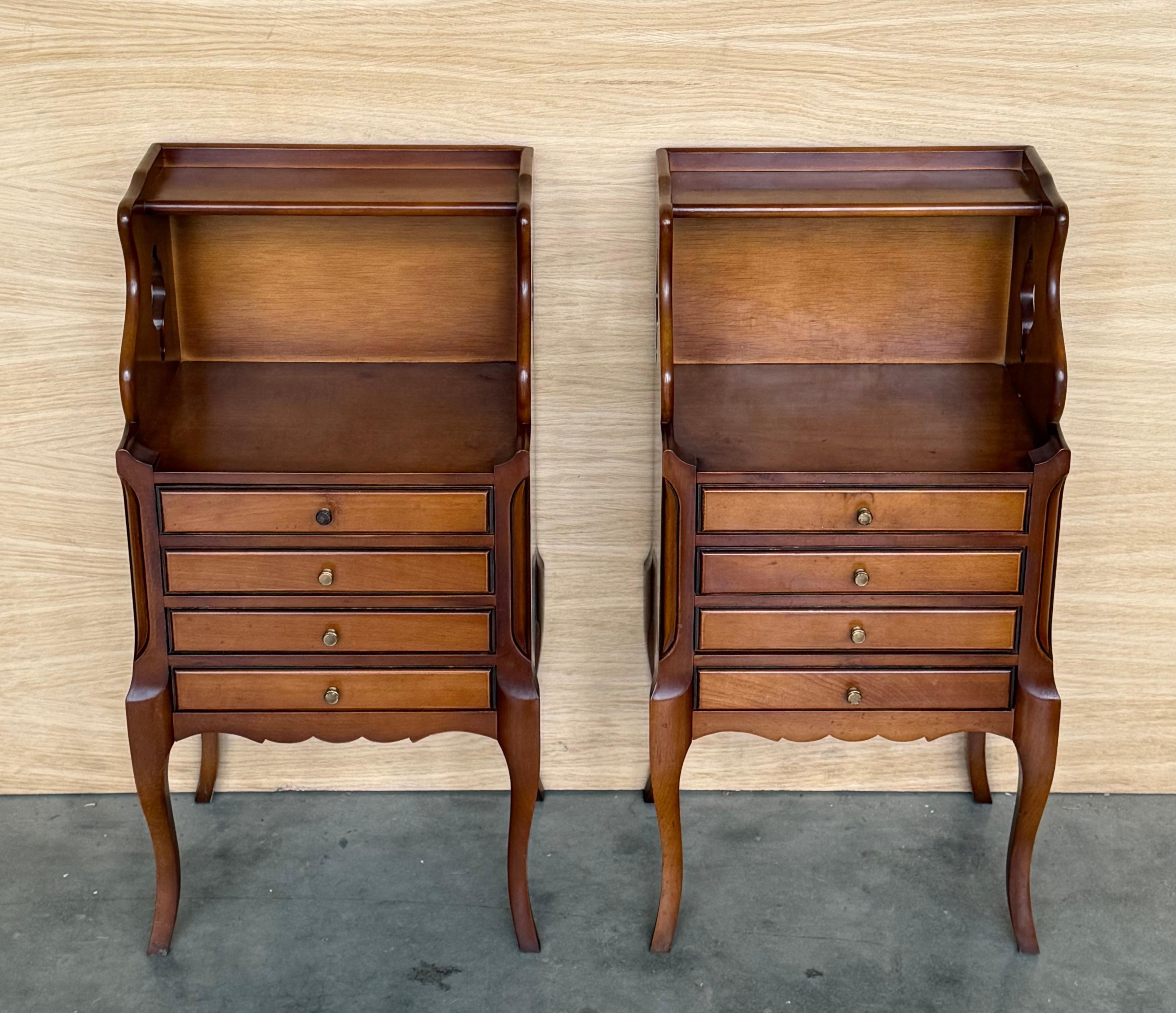 Provincial français Pair of French nightstands with High Shelve and Four Low Drawers en vente