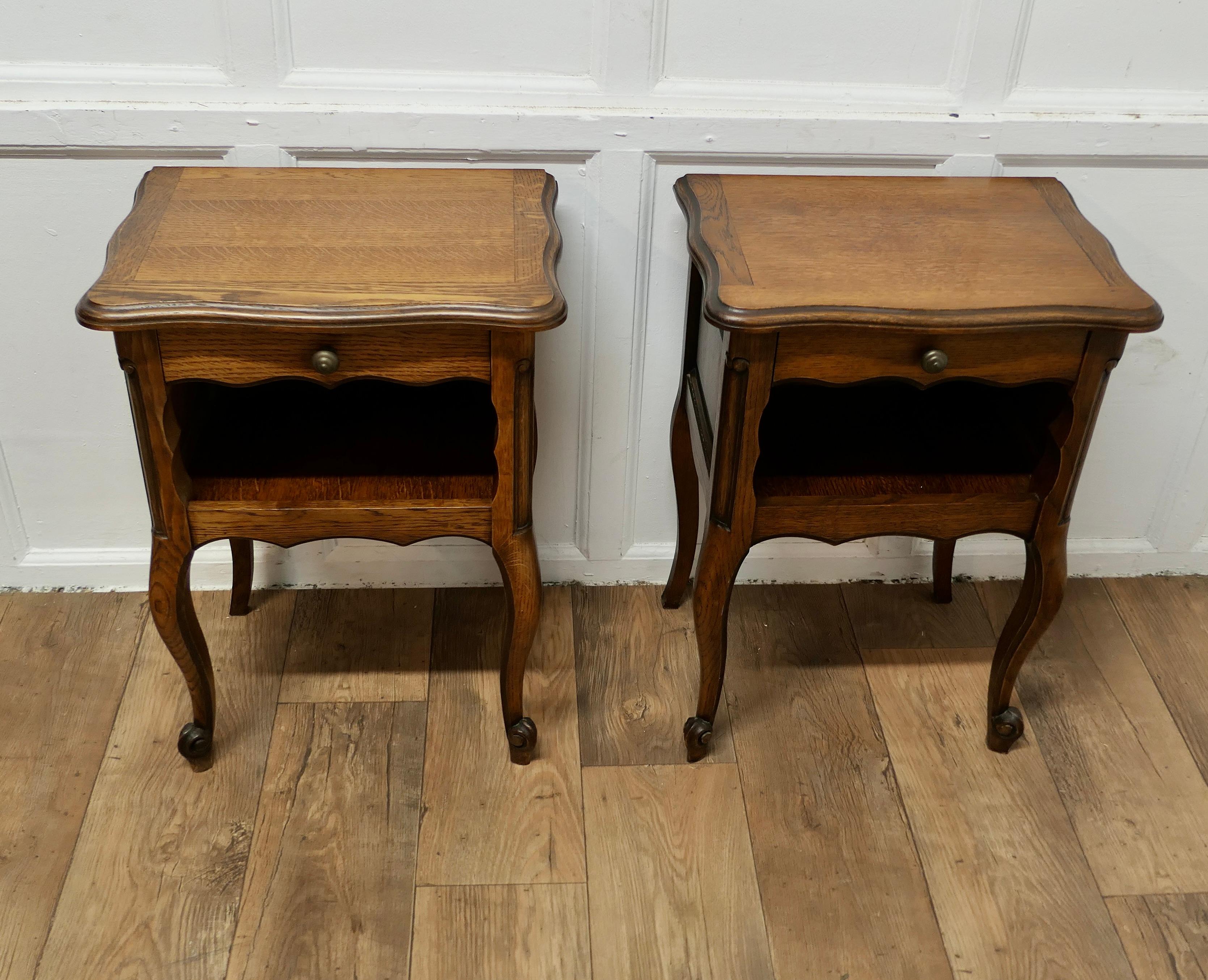 Arts and Crafts Pair of French Oak Bedside Cabinets   This is a pretty pair of cabinets   For Sale