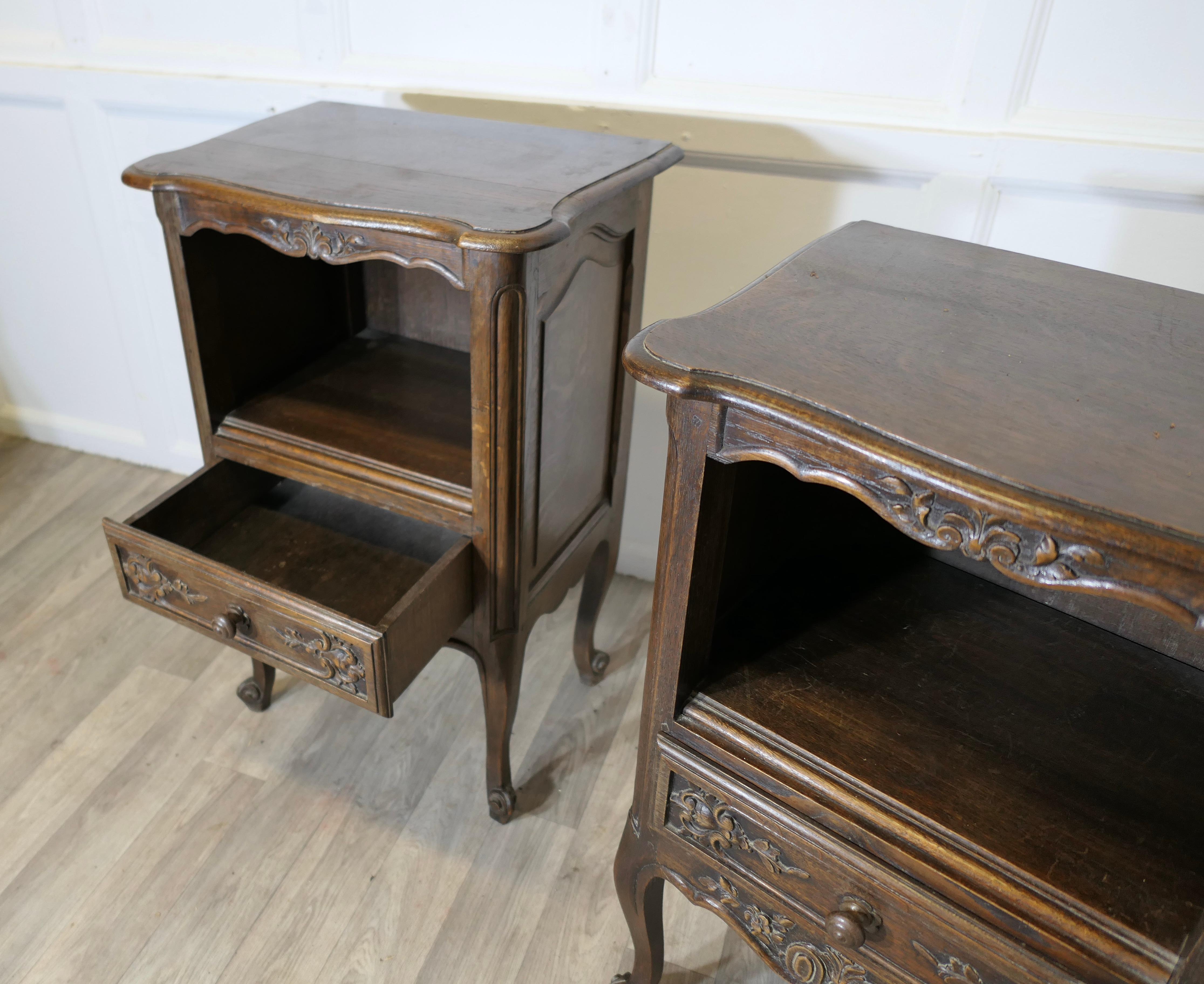 Late 19th Century Pair of French Oak Bedside Cabinets   This is a pretty pair of cabinets For Sale