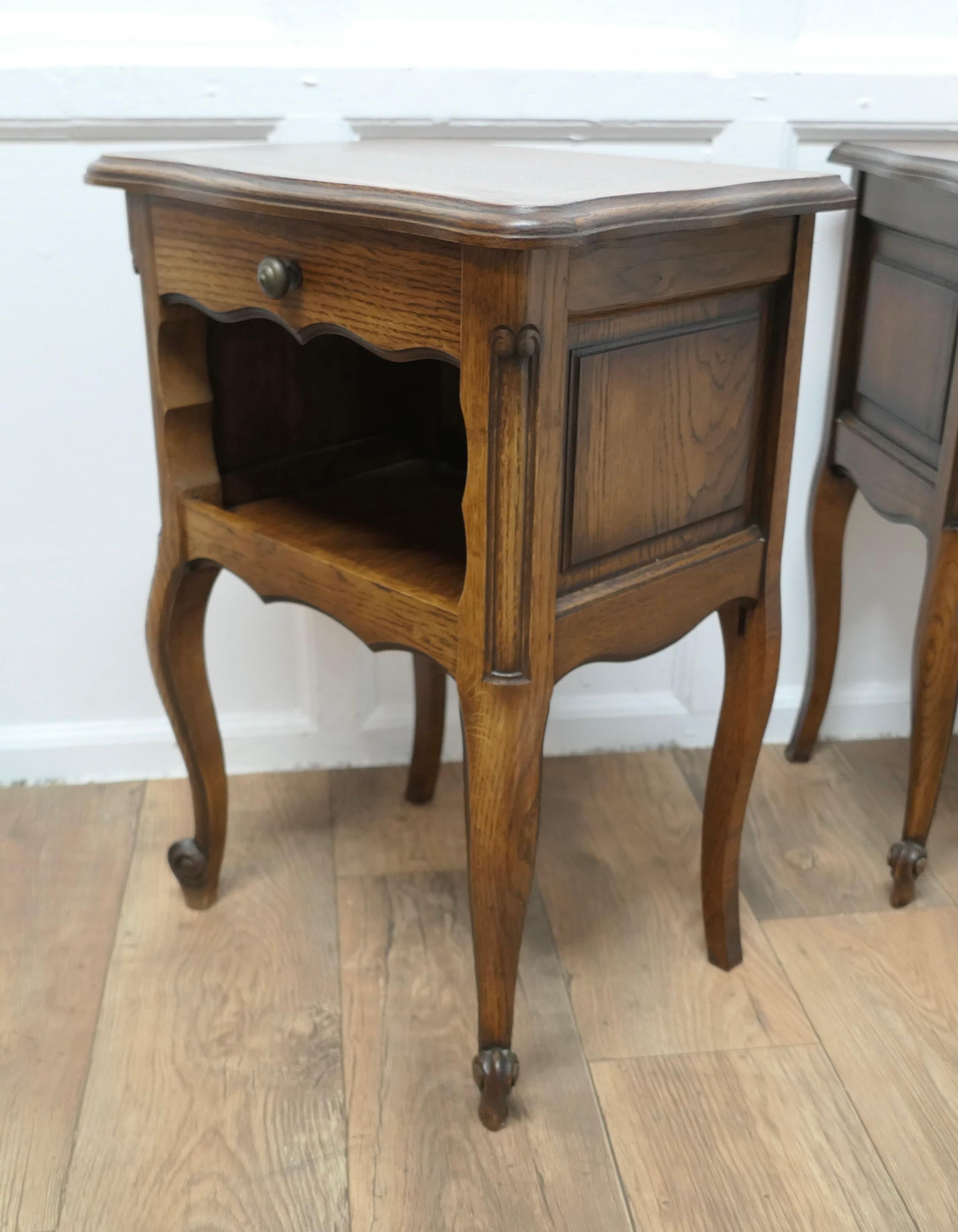Pair of French Oak Bedside Cabinets   This is a pretty pair of cabinets   For Sale 1