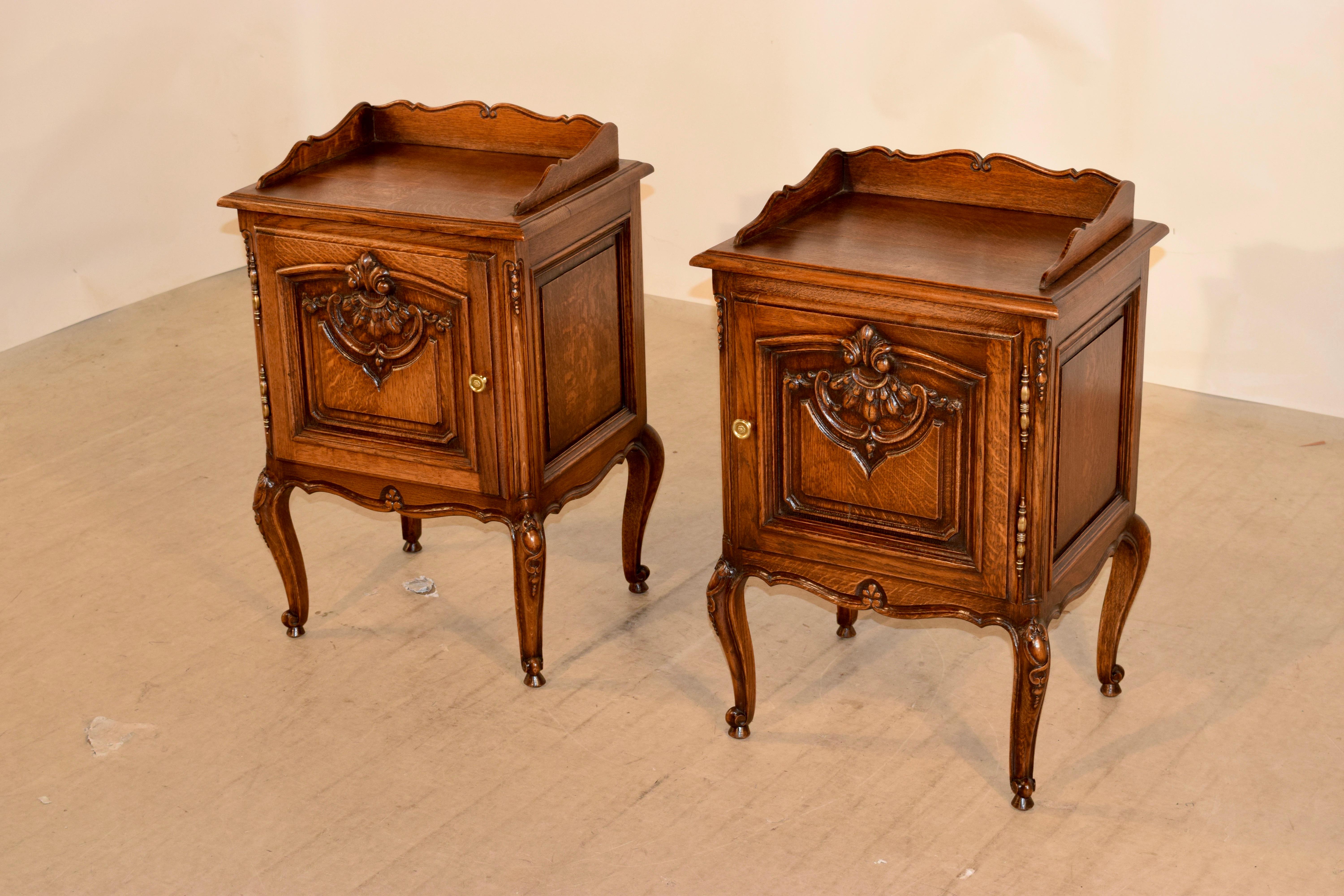 Pair of French Oak Bedsides, circa 1900 In Good Condition In High Point, NC