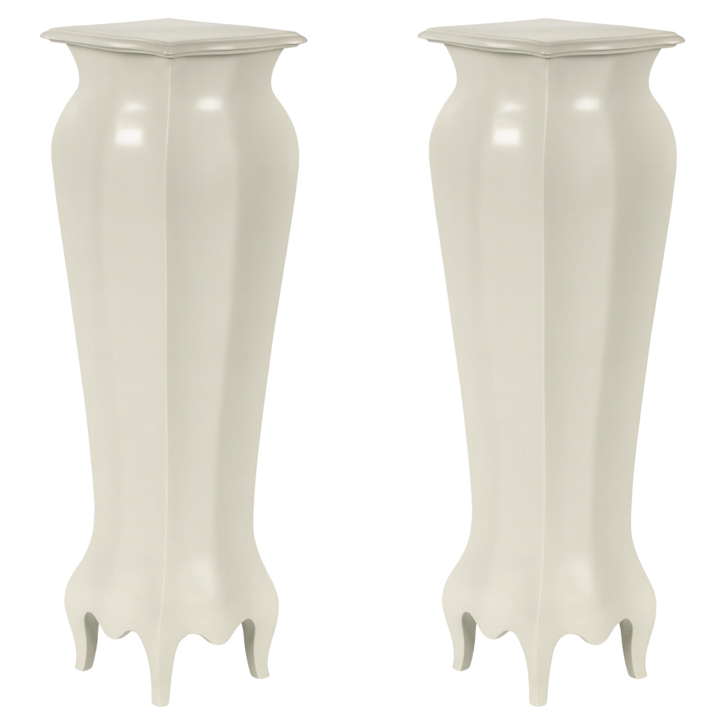 Pareja de pedestales franceses de columna Luis XVI en blanco roto, S. XIX