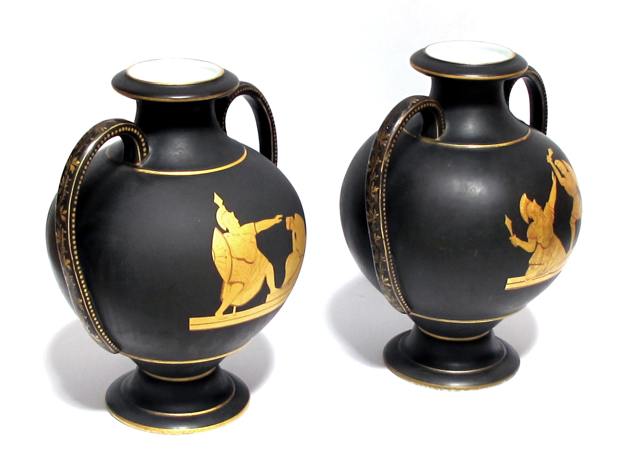 Coppia di urne francesi in porcellana Old Paris smaltata con decorazioni neoclassiche in vendita 1
