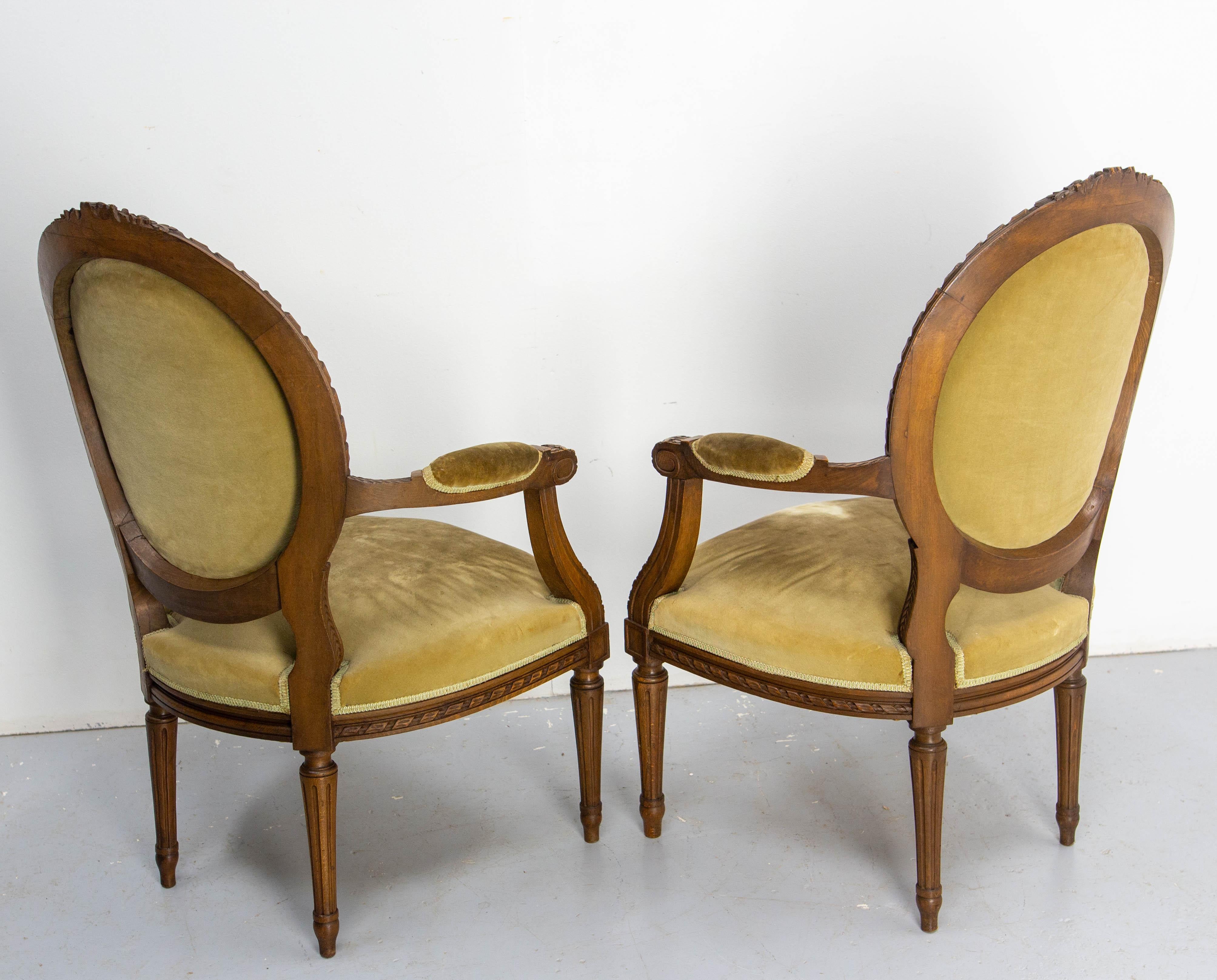 Paire de fauteuils ouverts Louis XVI Fauteuils à médaillon, circa 1900 Bon état - En vente à Labrit, Landes
