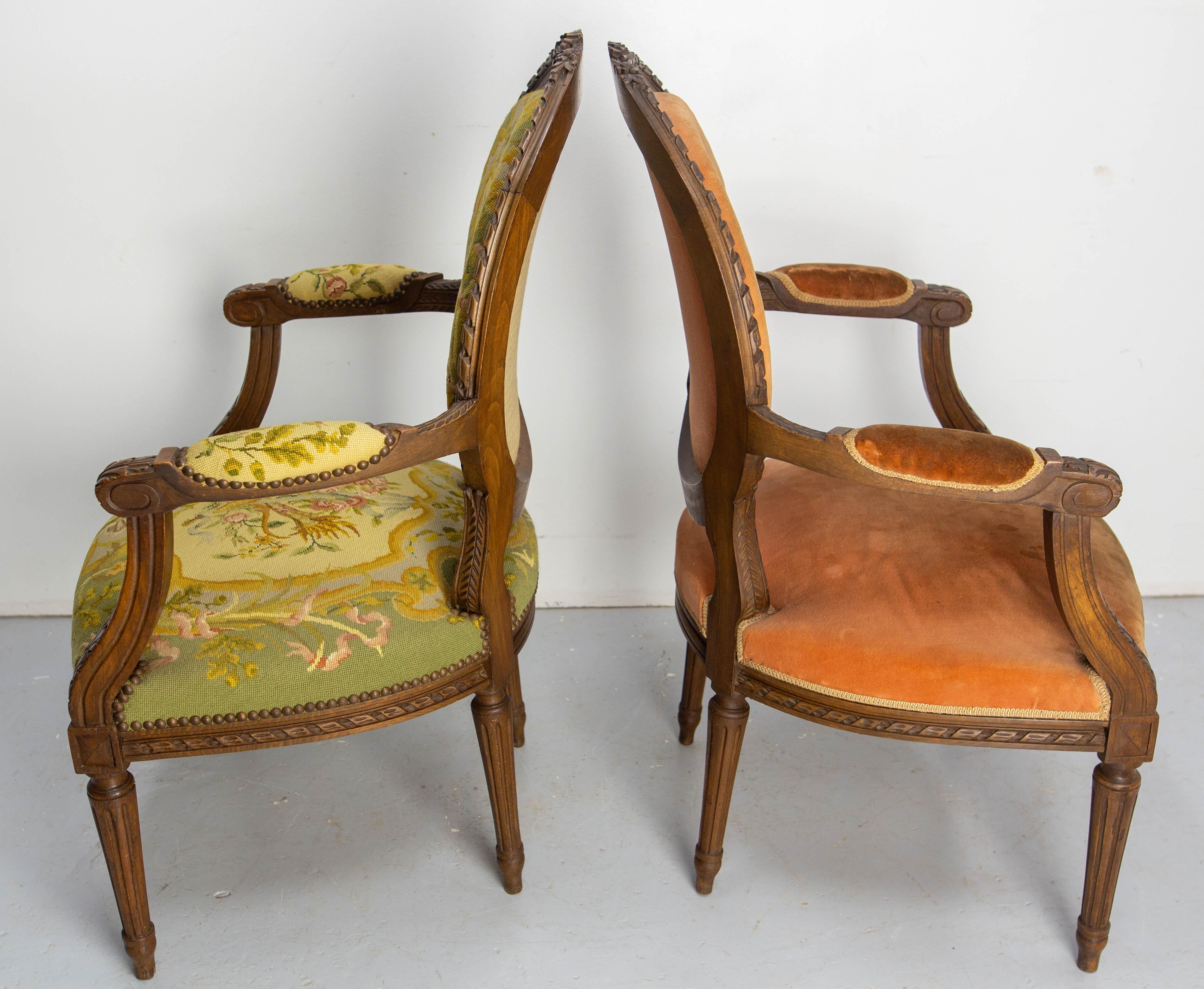 Paire de fauteuils ouverts Louis XVI Fauteuils à médaillon, circa 1900 en vente 1
