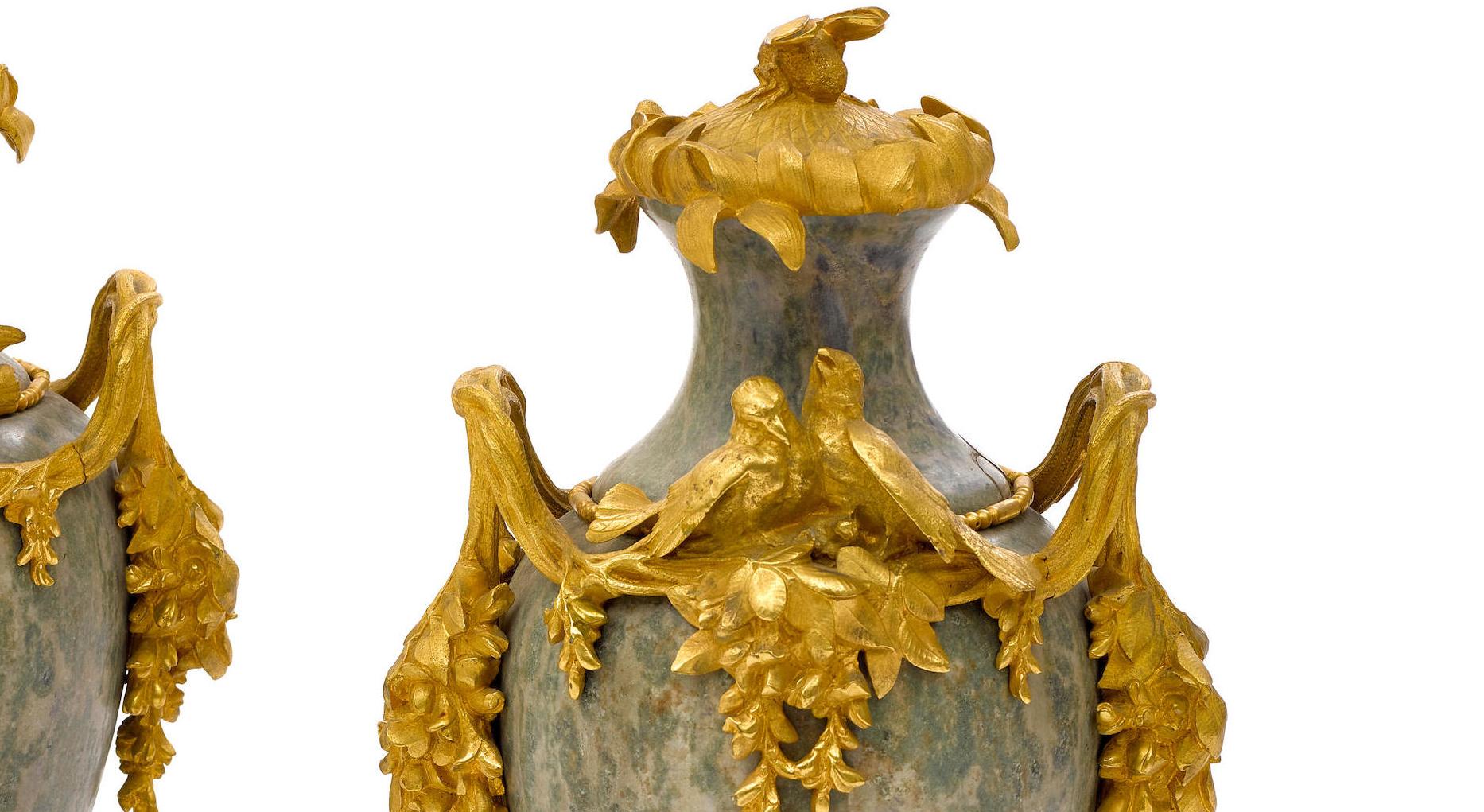 Paar französische Urnen aus Goldbronze und Marmor, signiert Sanglan, 19. Jahrhundert im Angebot 5