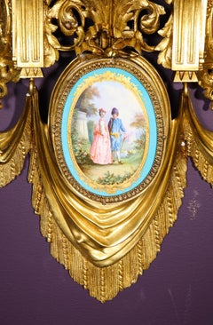 Coppia di mensole da parete francesi in bronzo ormolu e porcellana di Sevres