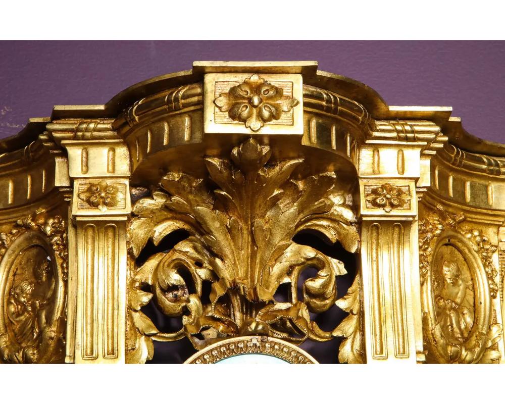 Pair of French Ormolu Bronze and Sevres Porcelain Wall Brackets Appliques For Sale 2