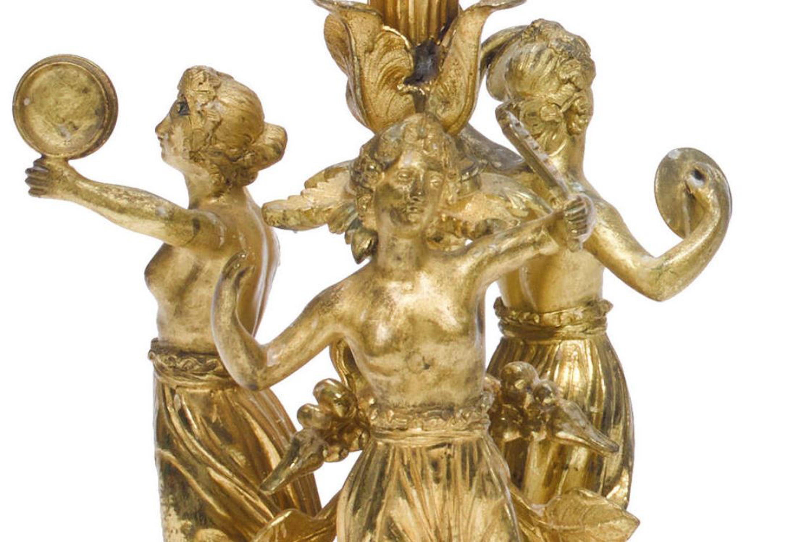 Doré Paire de candélabres figuratifs français en bronze doré, 19ème siècle en vente