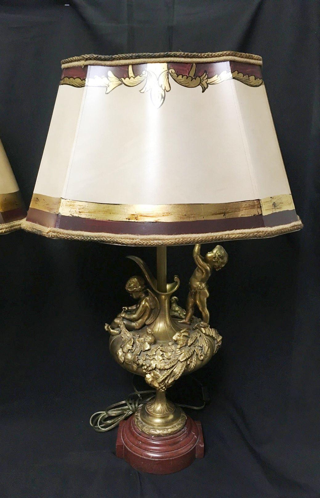 Paar französische figurale Goldbronze-Lampen, 19. Jahrhundert (Französisch) im Angebot
