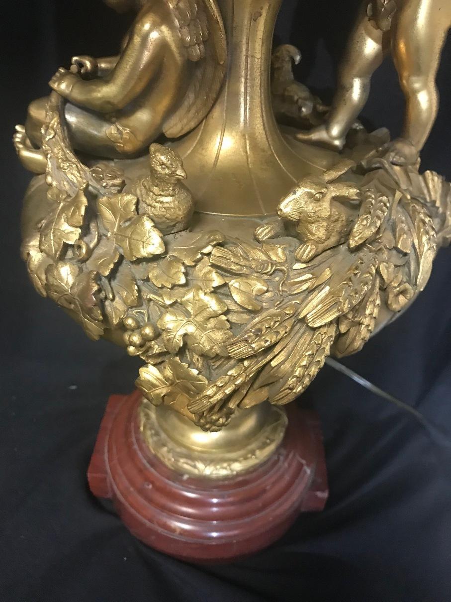 Paar französische figurale Goldbronze-Lampen, 19. Jahrhundert im Angebot 2