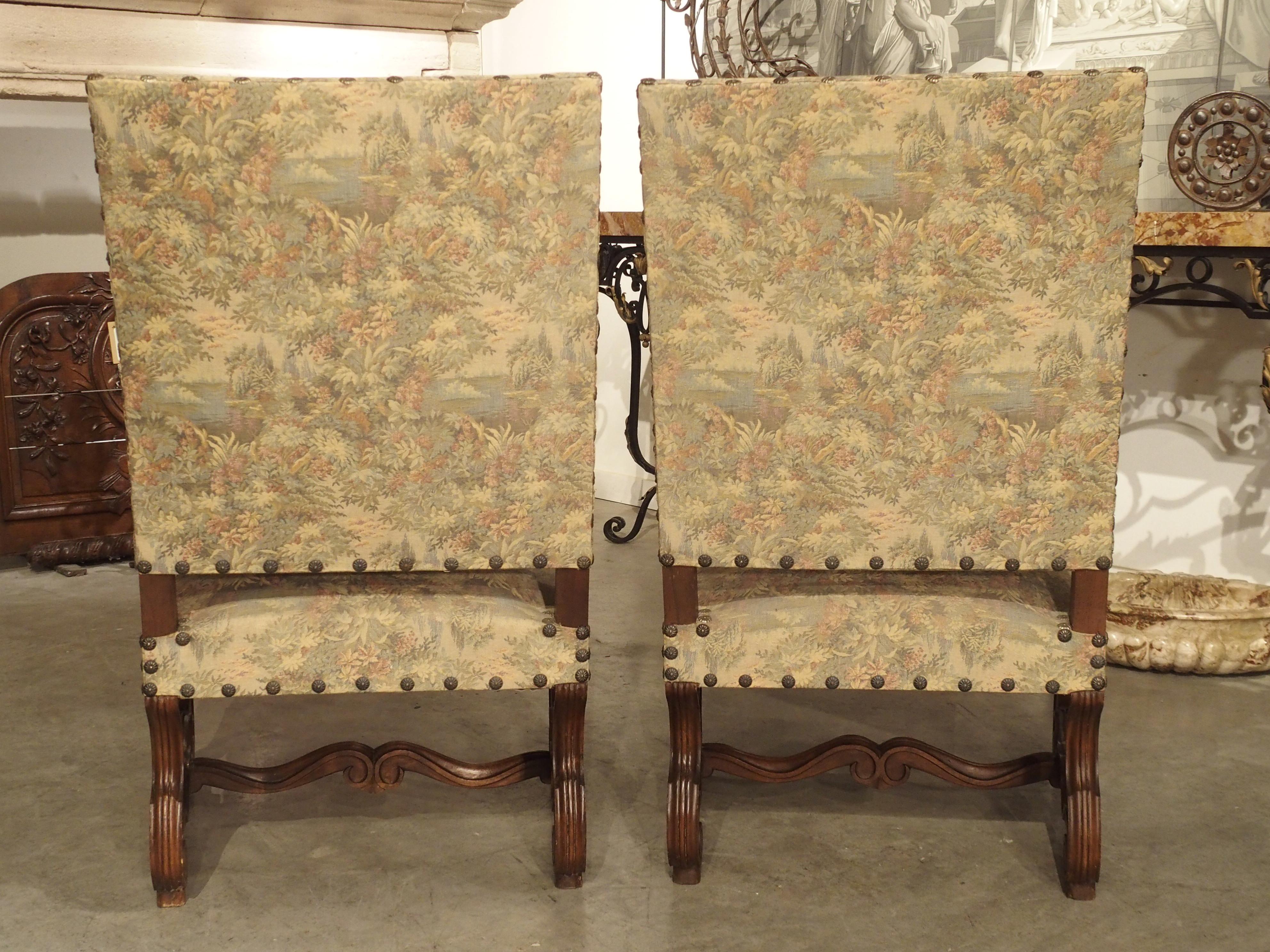 Pair of French Os-de-Mouton Armchairs in Carved Walnut, Circa 1900 6