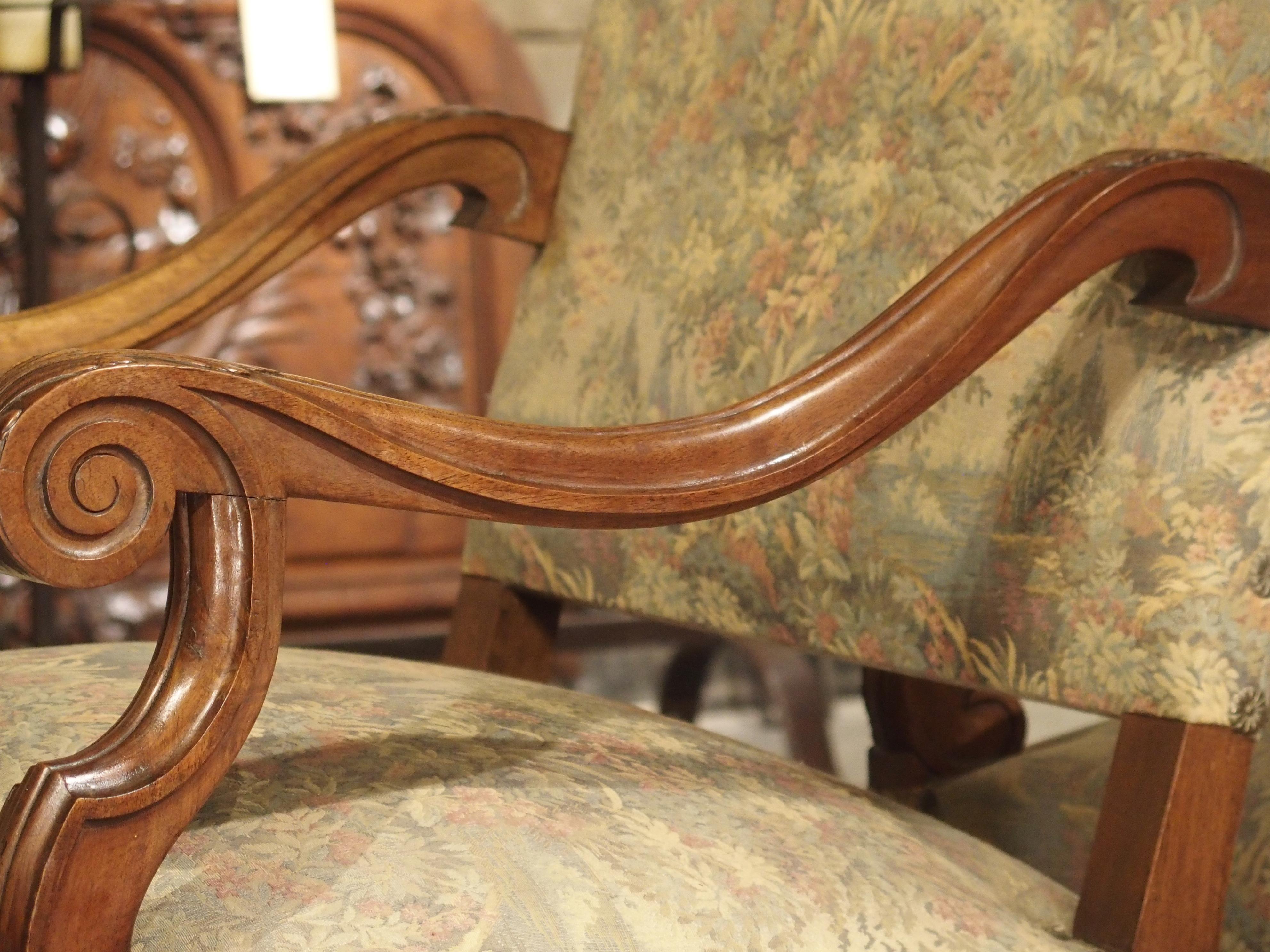 Pair of French Os-de-Mouton Armchairs in Carved Walnut, Circa 1900 8