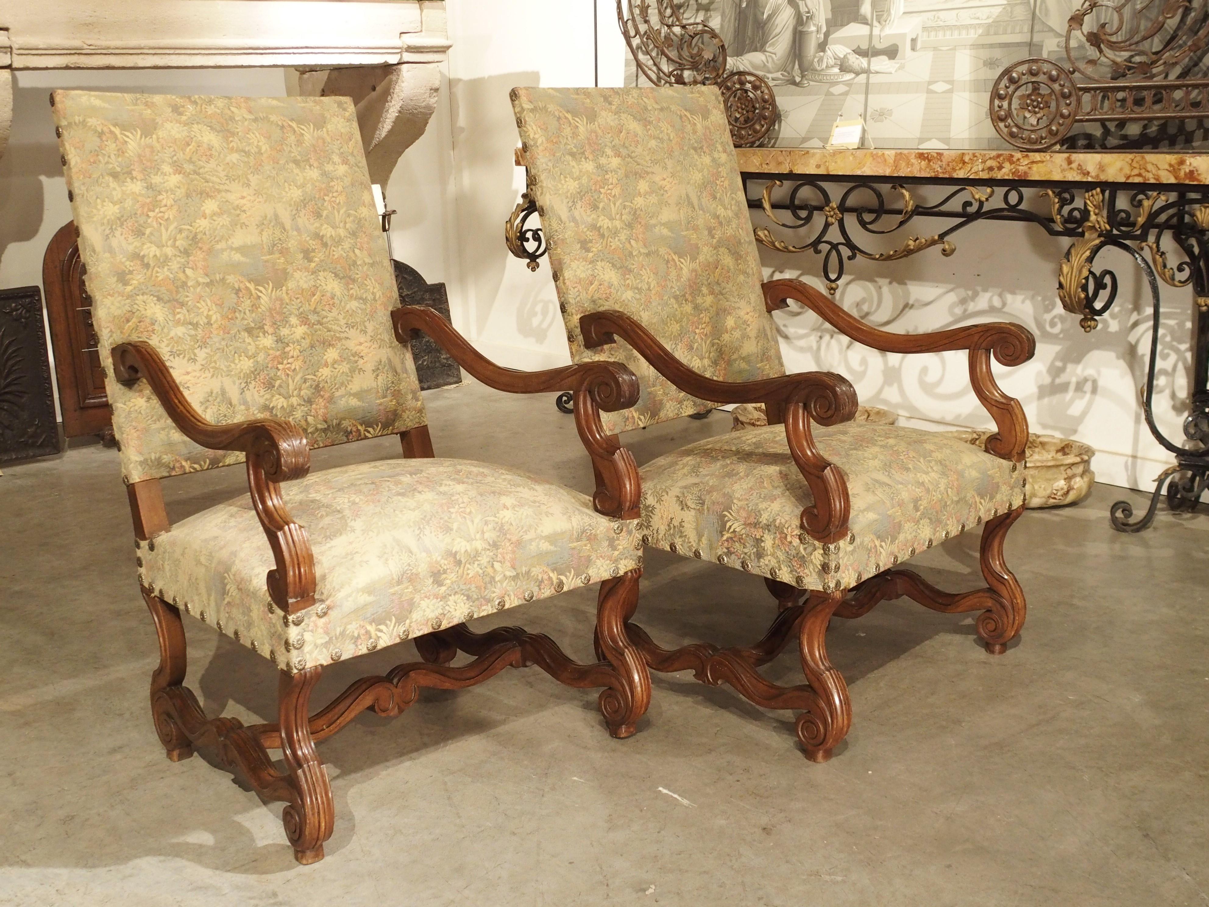 Pair of French Os-de-Mouton Armchairs in Carved Walnut, Circa 1900 10