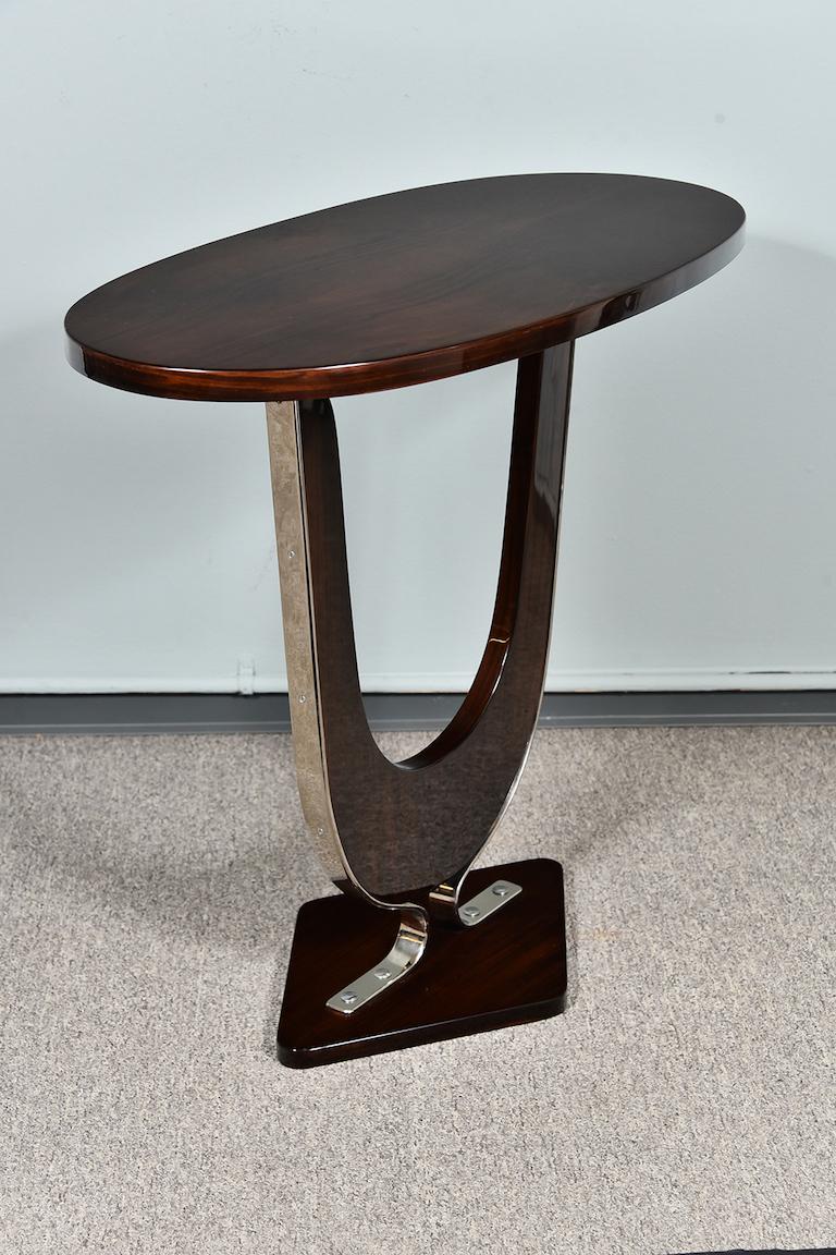 Pair of French Art Deco Oval Side Tables in Walnut 2